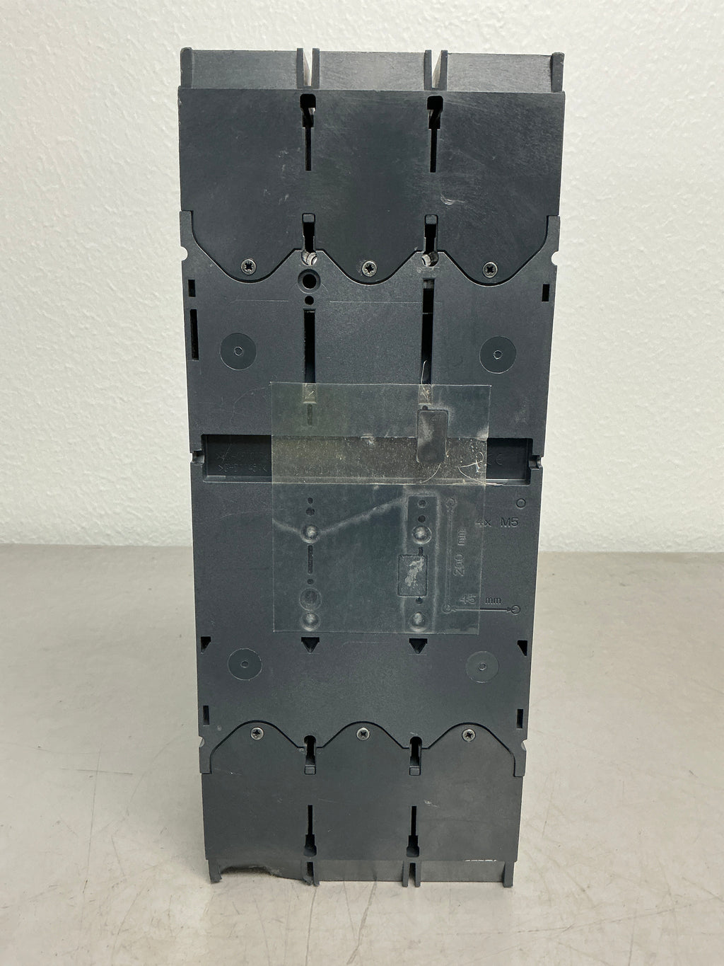 *CHIPPED* Used Square D LDL36400CU33X 3 Poles, 400 Amps