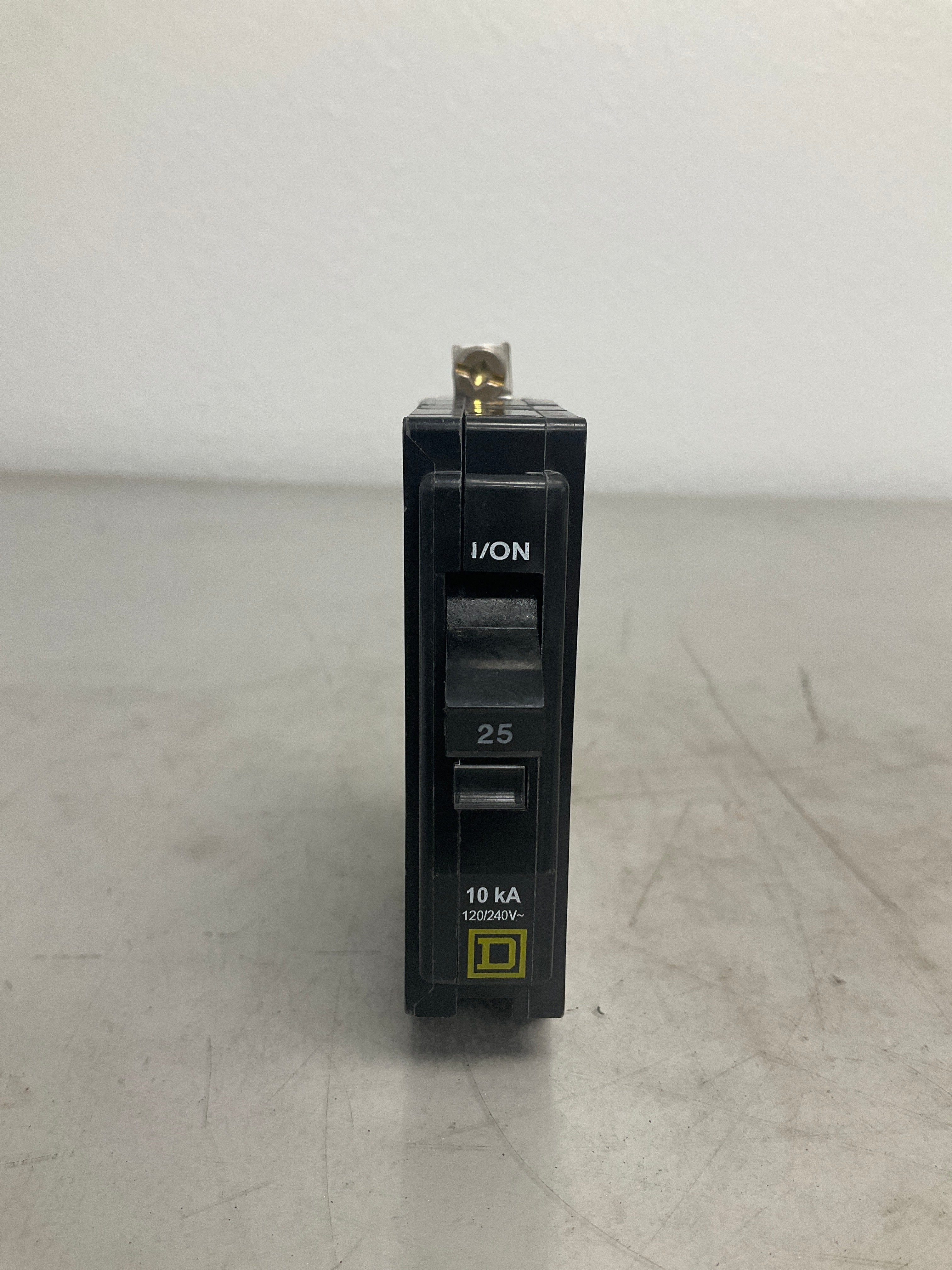 Used Square D QOB125 1 Pole, 25 Amps, 240 Volts