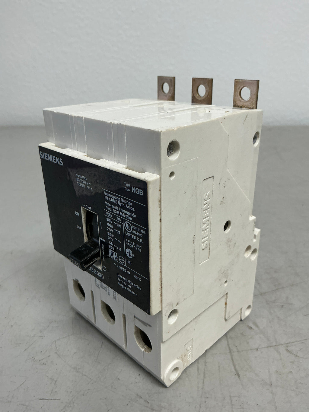 Used Siemens NGB3B020 3 Poles, 20 Amps, 480 Volts