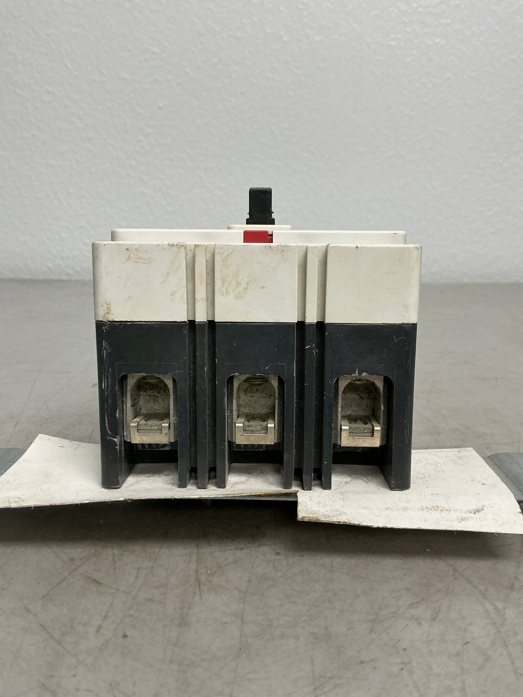 Used Eaton ED3200 3 Pole, 200 Amps, 240 Volts Circuit Breaker