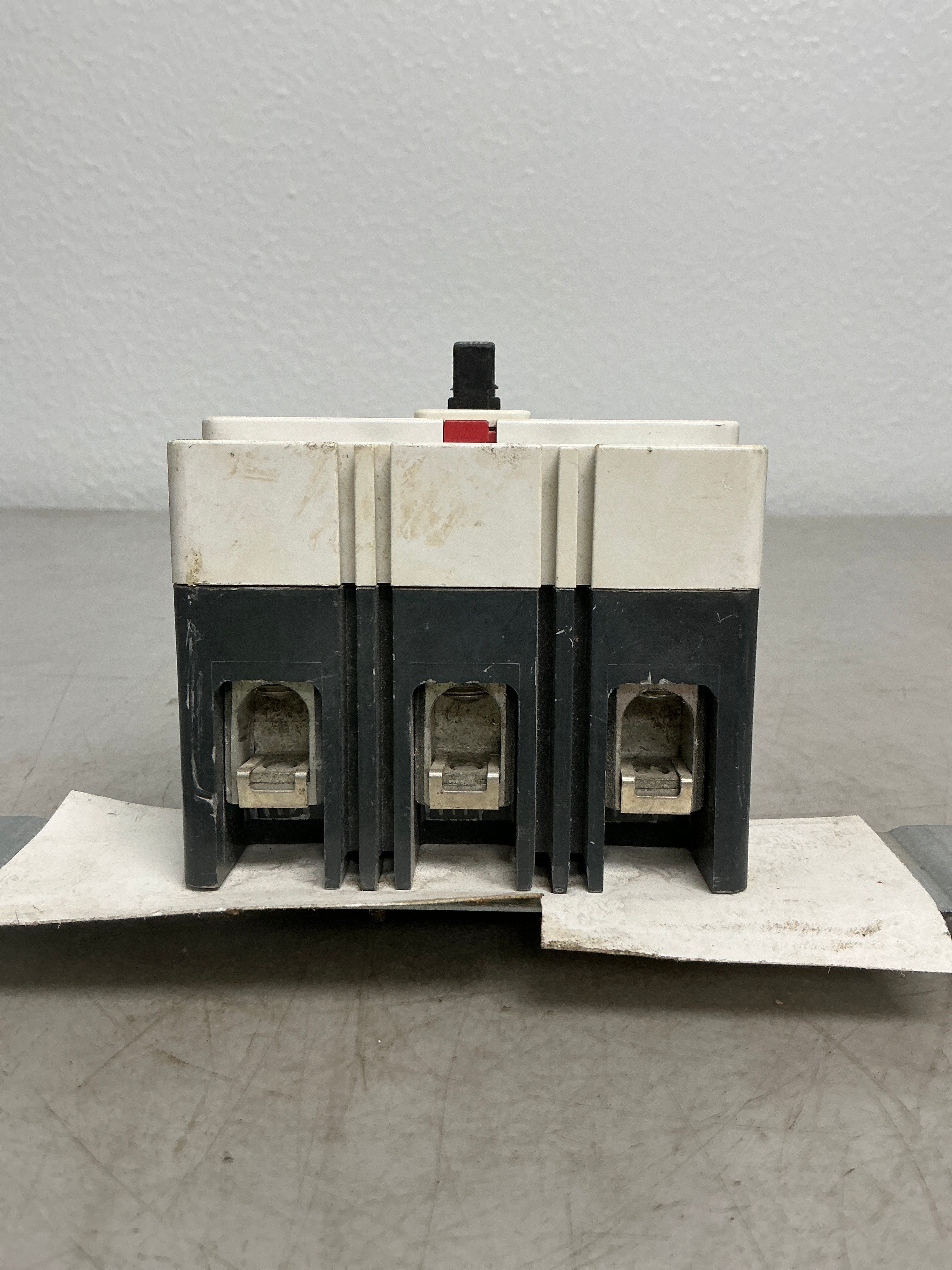Used Eaton ED3200 3 Pole, 200 Amps, 240 Volts Circuit Breaker