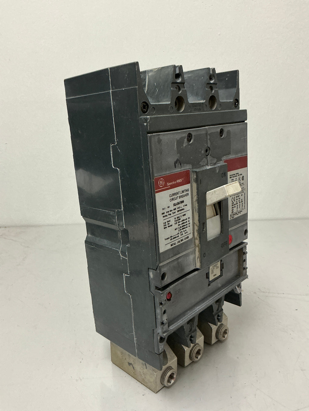 Used GE SGLA36AT0600 3 Pole, 600 Amps, 600 Volts Circuit Breaker