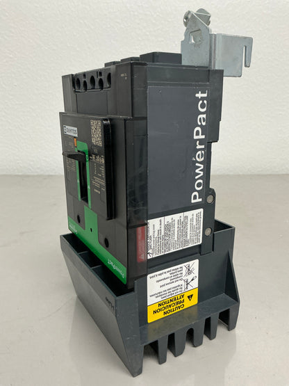 *CHIPPED* Used BGA36025 3 Pole, 600 Volts, 25 Amps