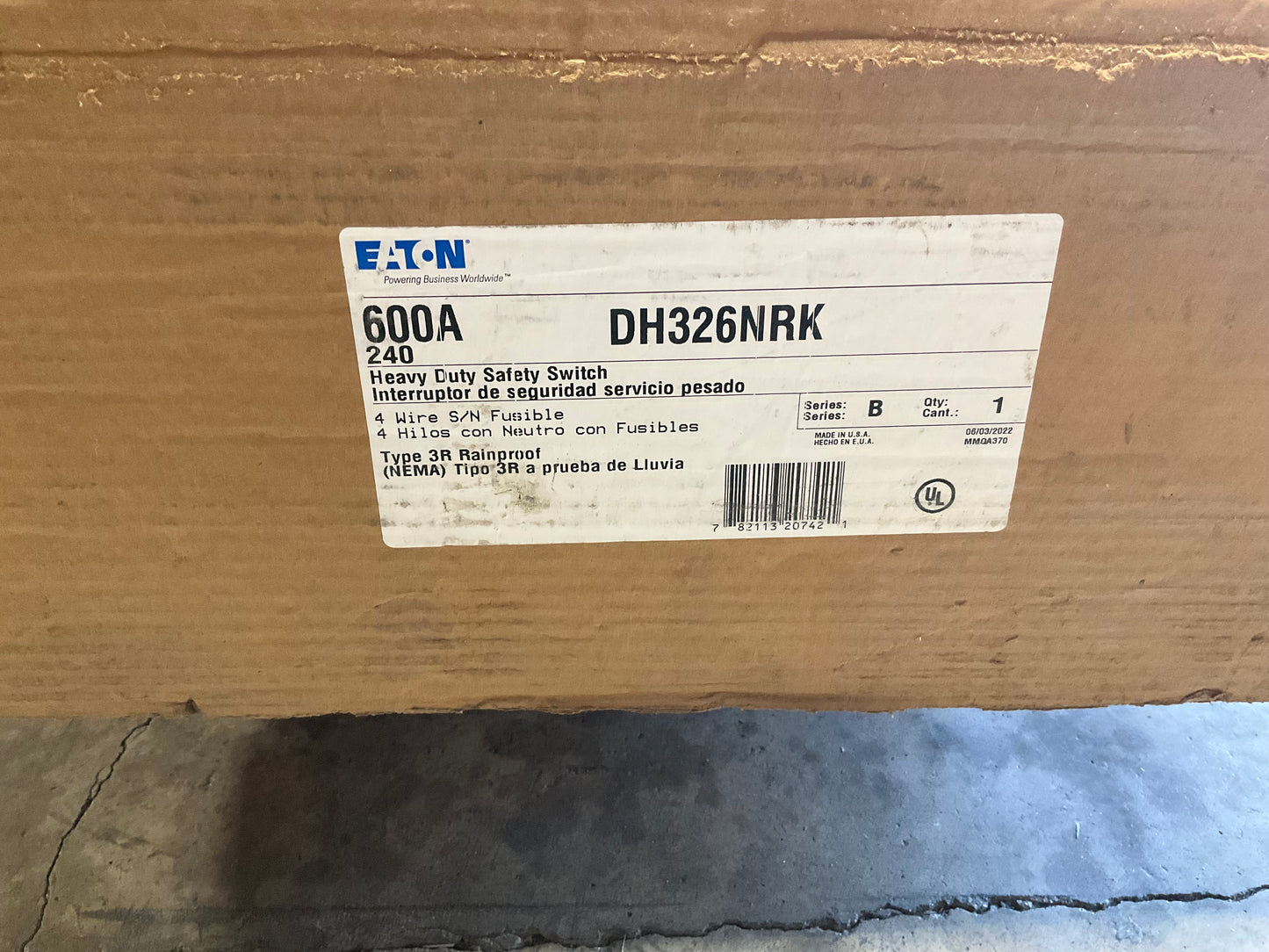 New Eaton DH326NRK Disconnect 600 Amp 240 Volt Fusible Outdoor 3R