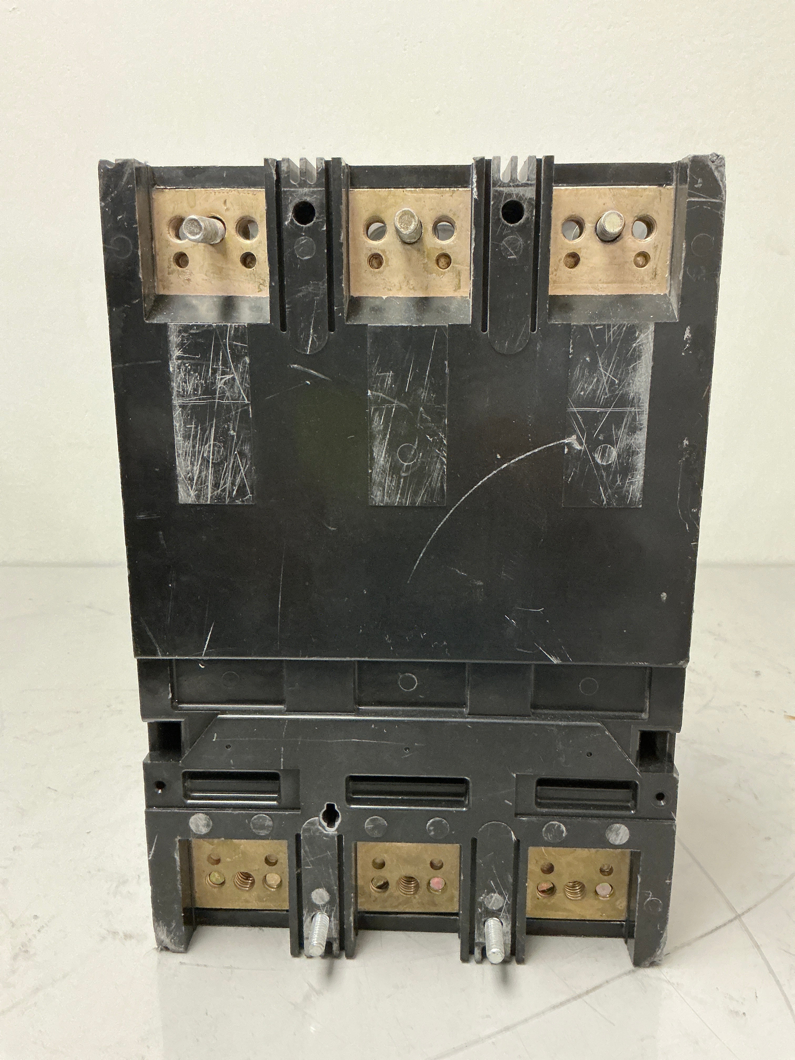 Used Siemens LD63F600 3 Pole, 600 Amps, 600 Volts Circuit Breaker