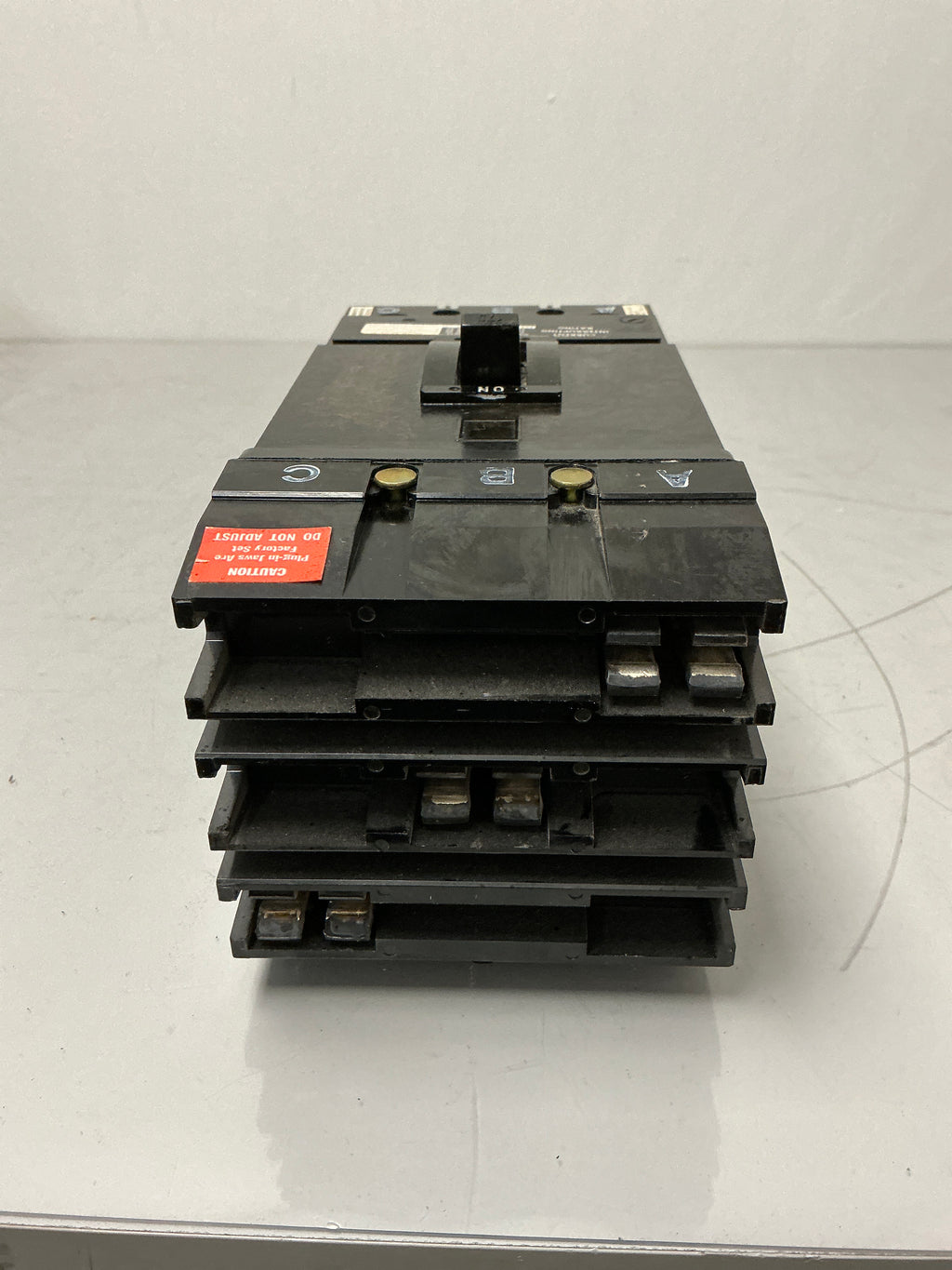 Used Square D KA36175 3 Pole, 175 Amps, 600 Volts Circuit Breaker