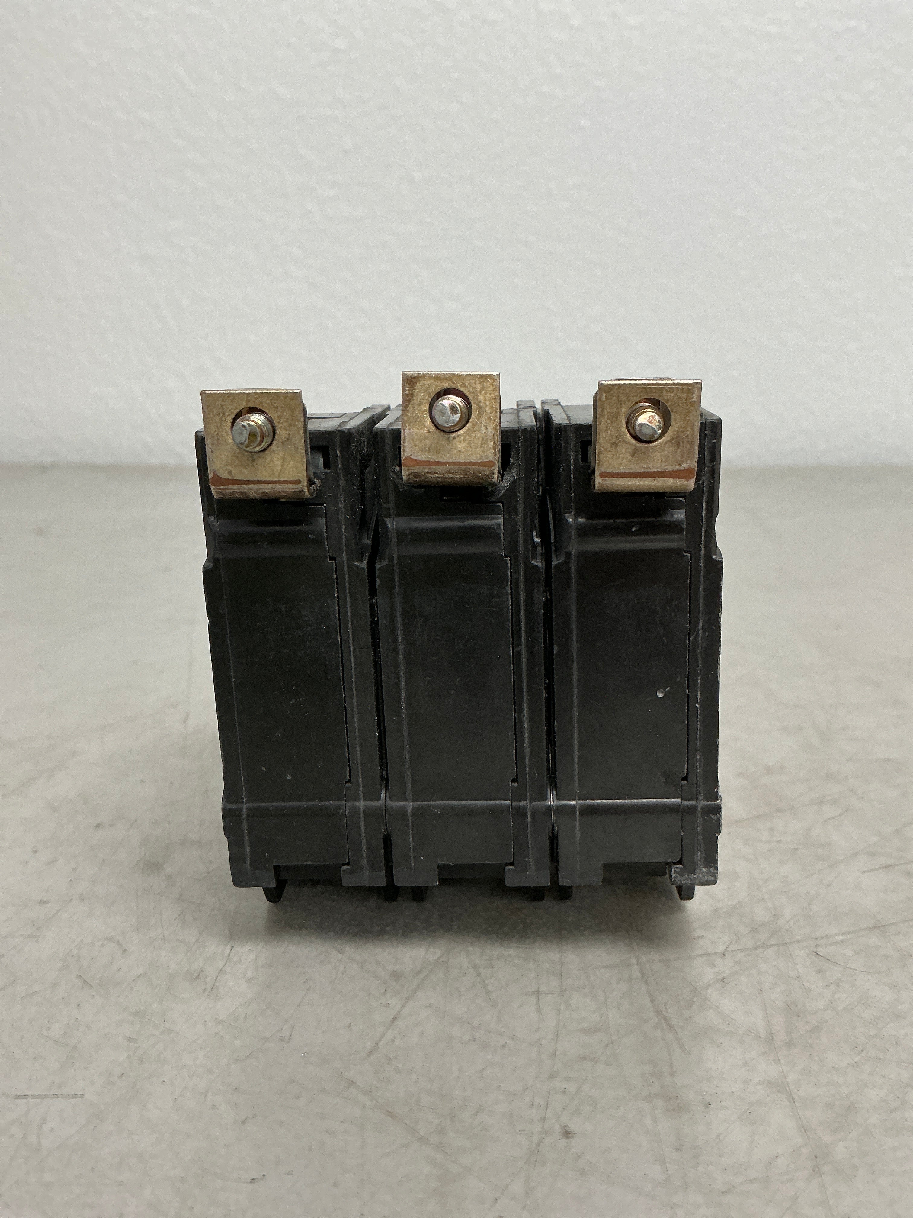 Used THQB32025 3 Pole, 25 Amps, 240 Volts