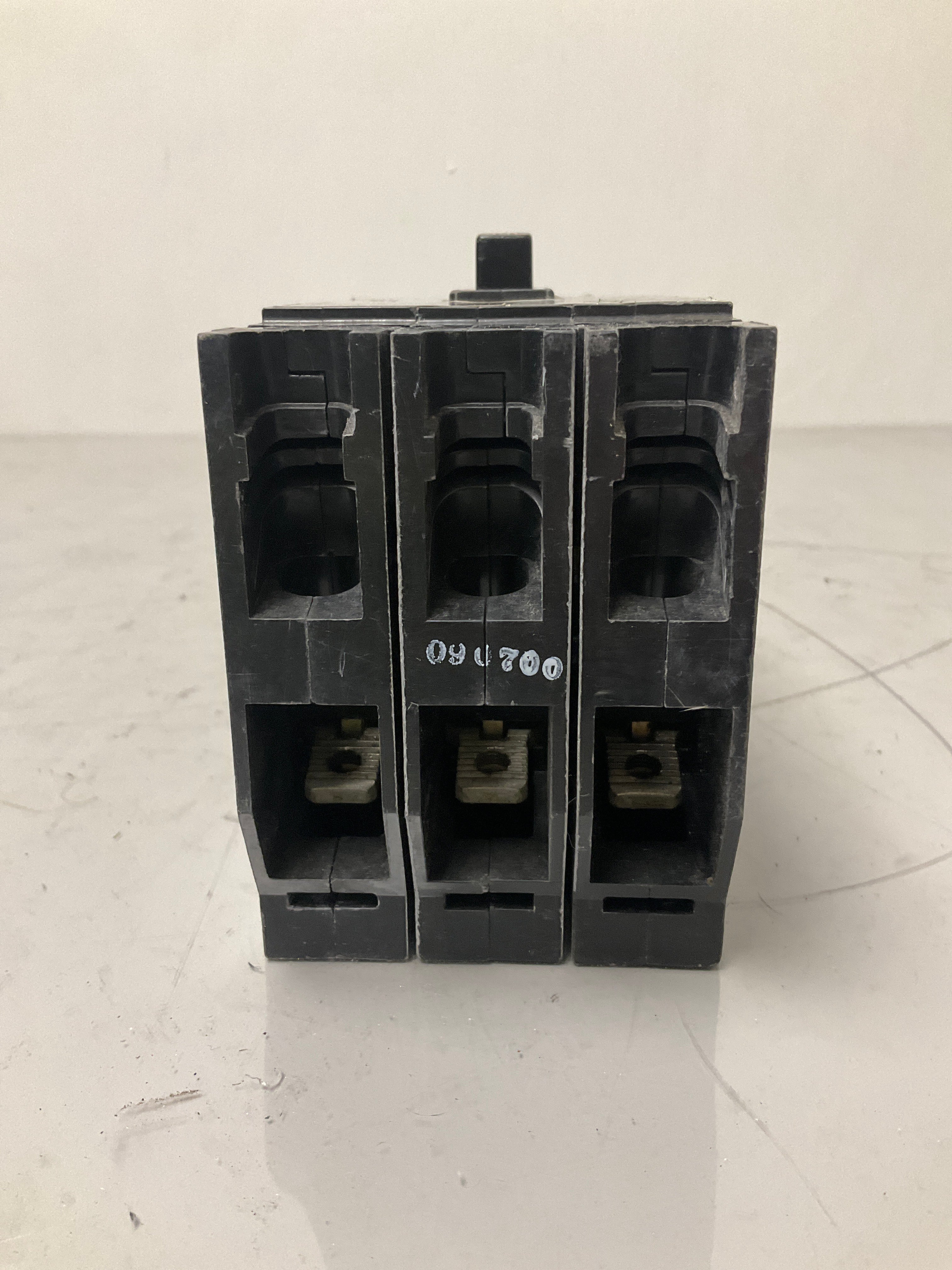 Used Siemens HHED63B060 3 Pole, 60 Amps, 480 Volts Circuit Breaker