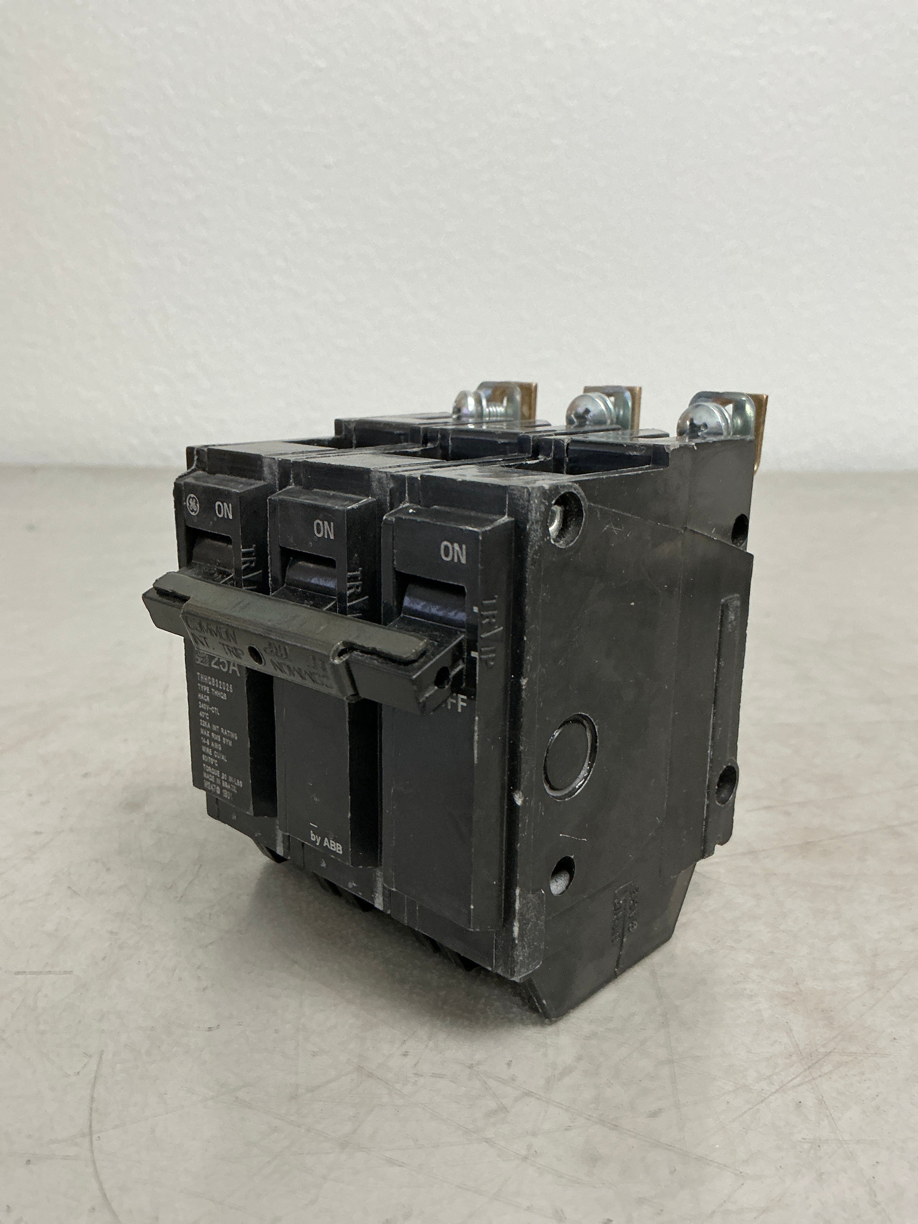 Used THHQB32025 3 Pole, 25 Amps, 240 Volts