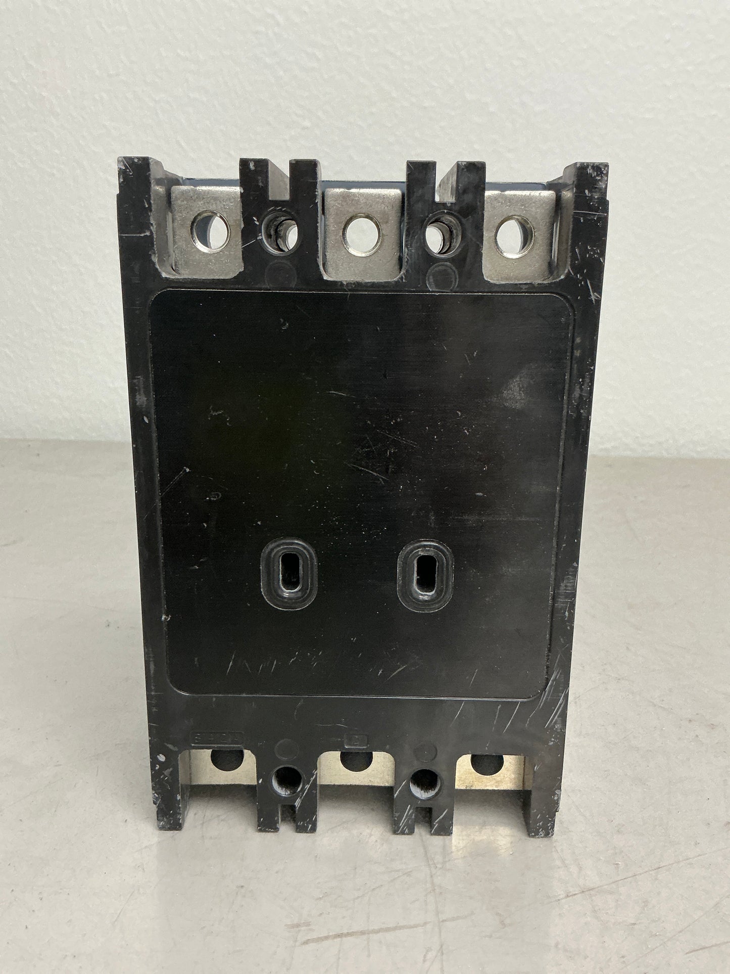 New Siemens QRH23B200 200 Amp 240 Volt 3 Pole Breaker