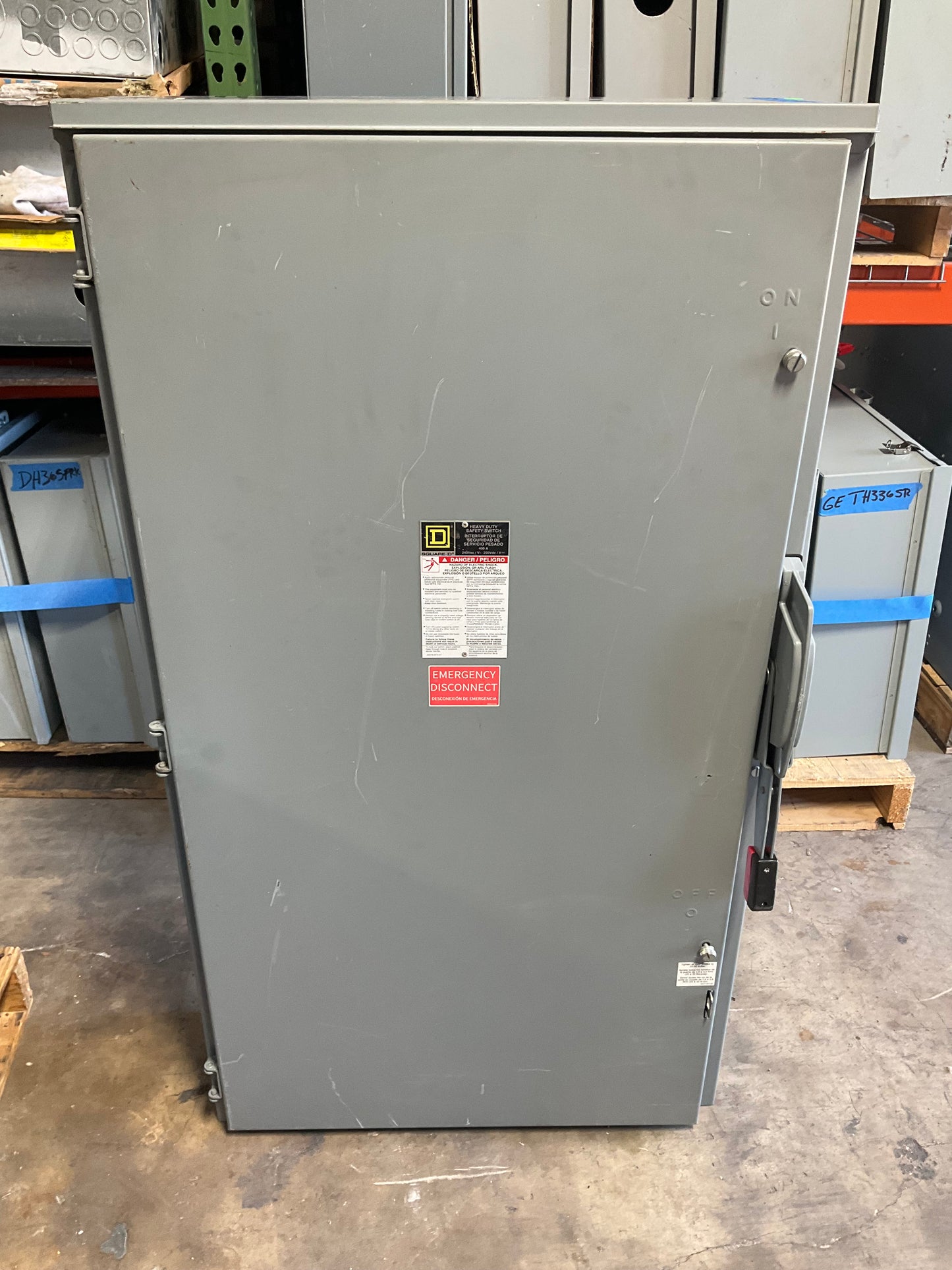 Used Square D H325NR Disconnect 400 Amp 240 Volt Fusible Outdoor