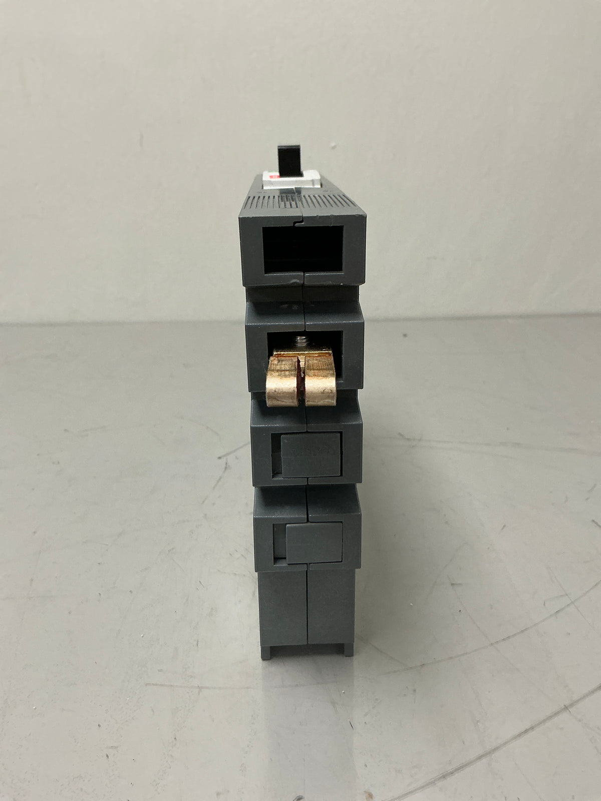 Used ABB TEYD1020B 1 Pole, 20 Amps, 240 Volts Circuit Breaker