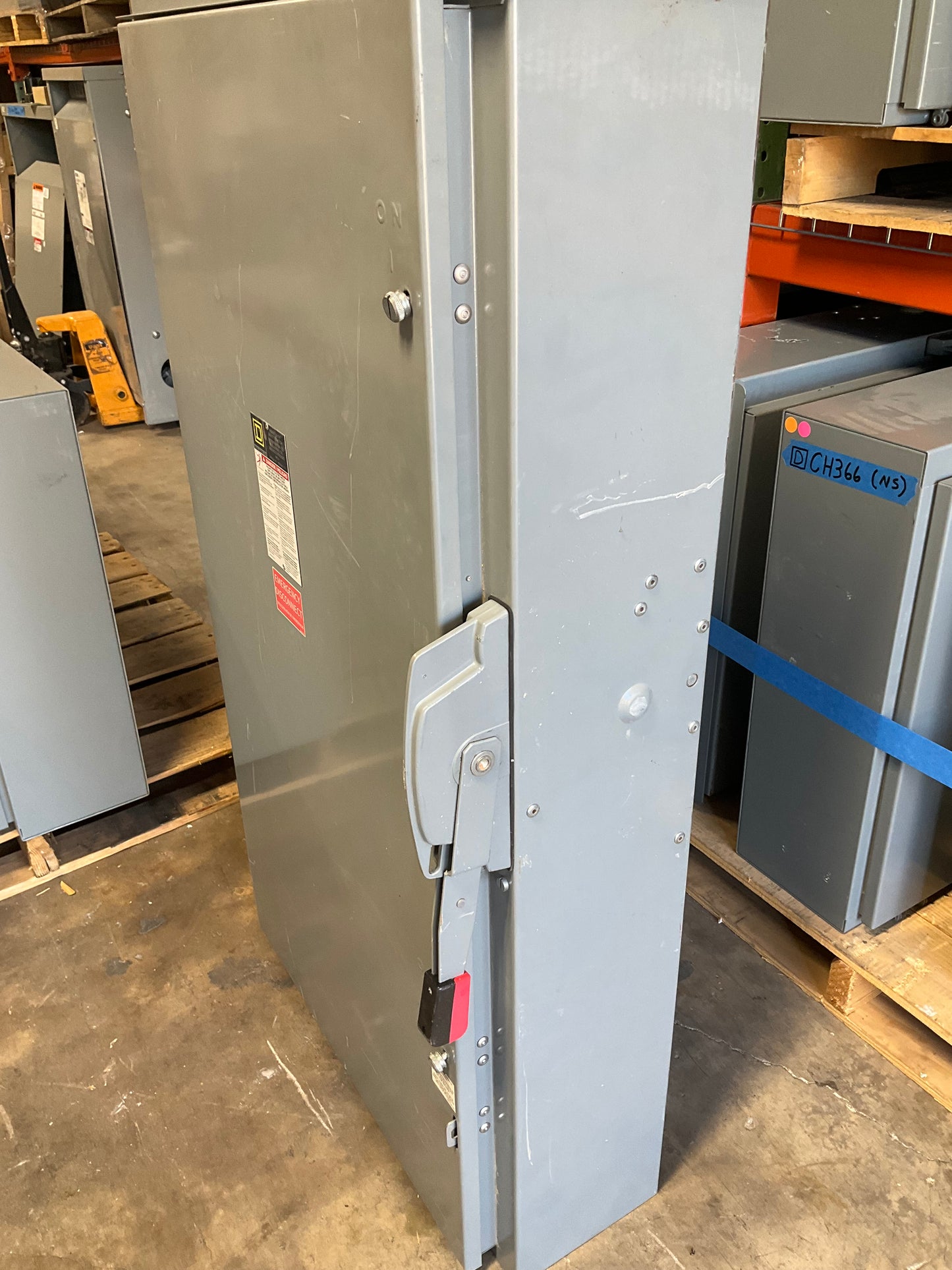 Used Square D H325NR Disconnect 400 Amp 240 Volt Fusible Outdoor