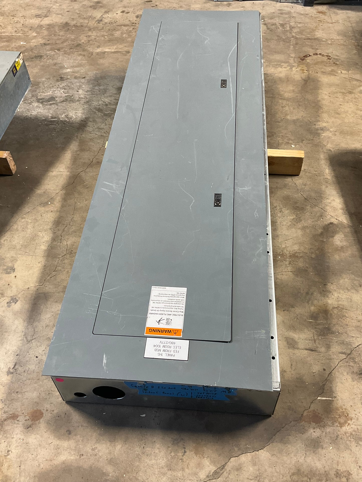 Used Square D Panelboard Main Lug NF430L2 250 Amp 3 Phase 4 Wire 30 Circuit (item#p6)