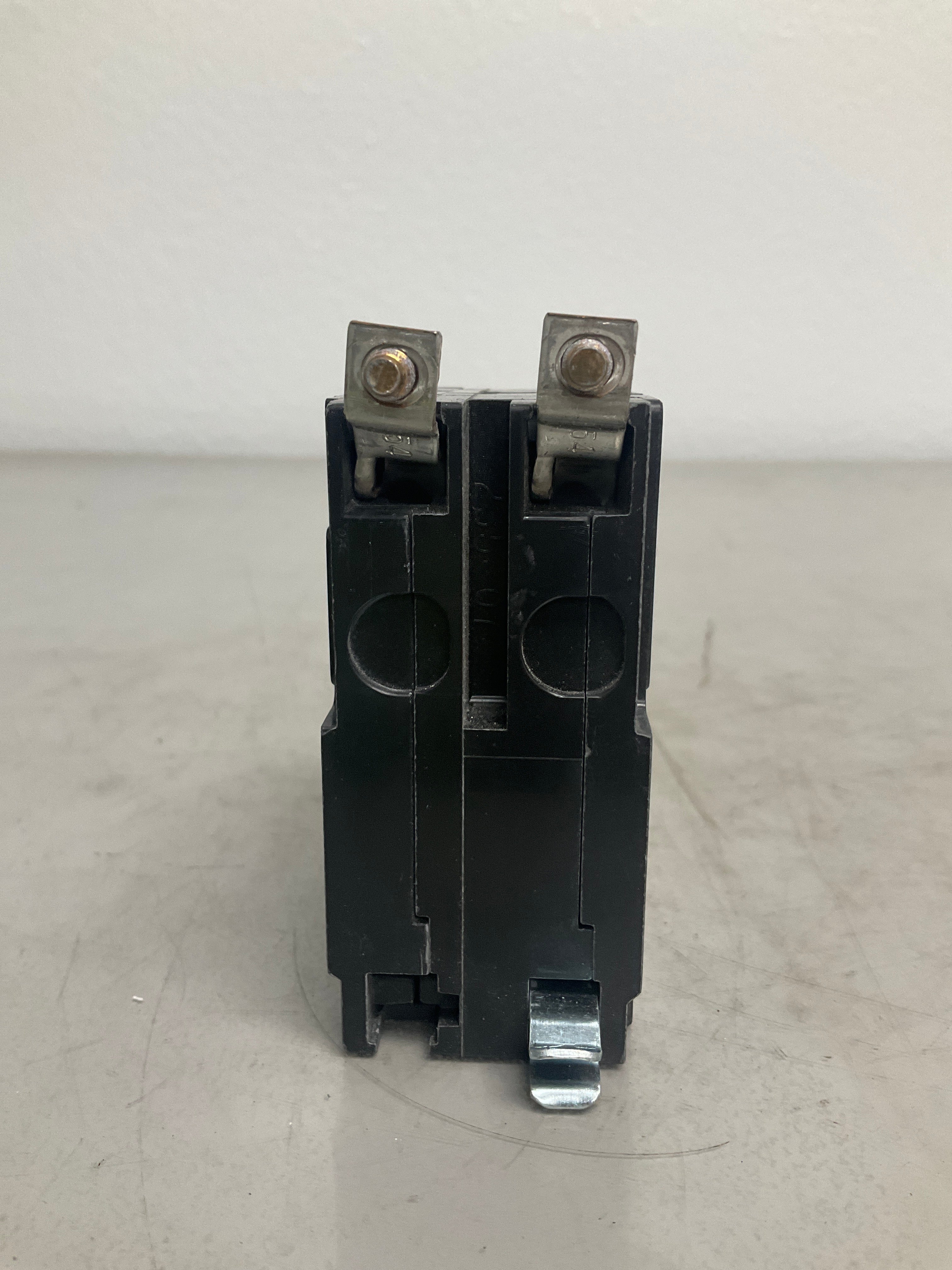Used Square D QOB225 2 Pole, 25 Amps, 240 Volts