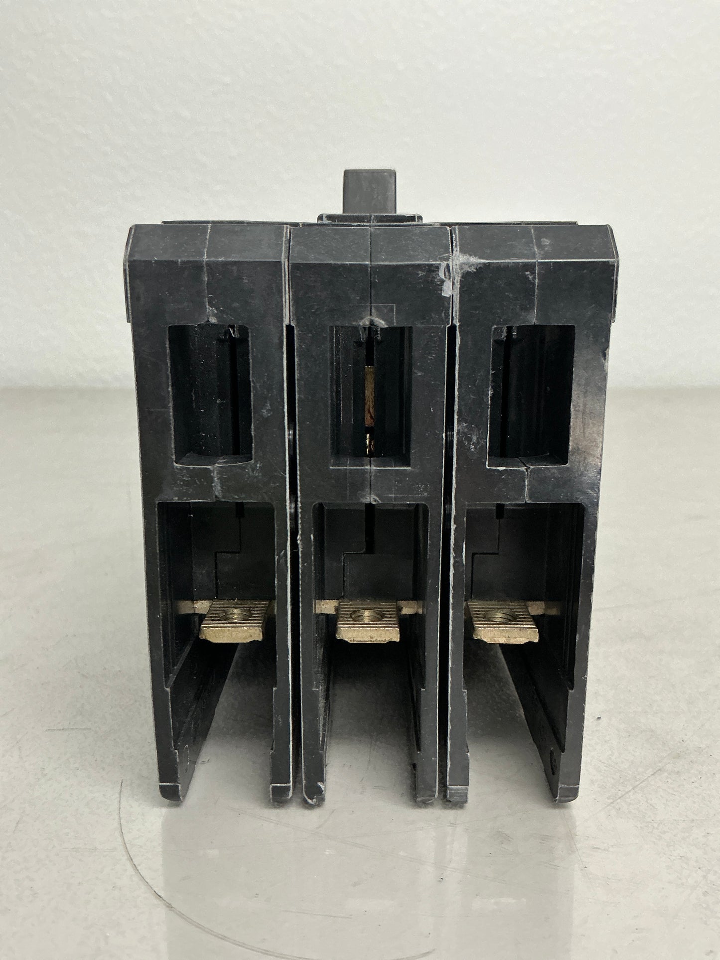 Used Siemens HHED63B020 3 Pole, 20 Amps, 600 Volts