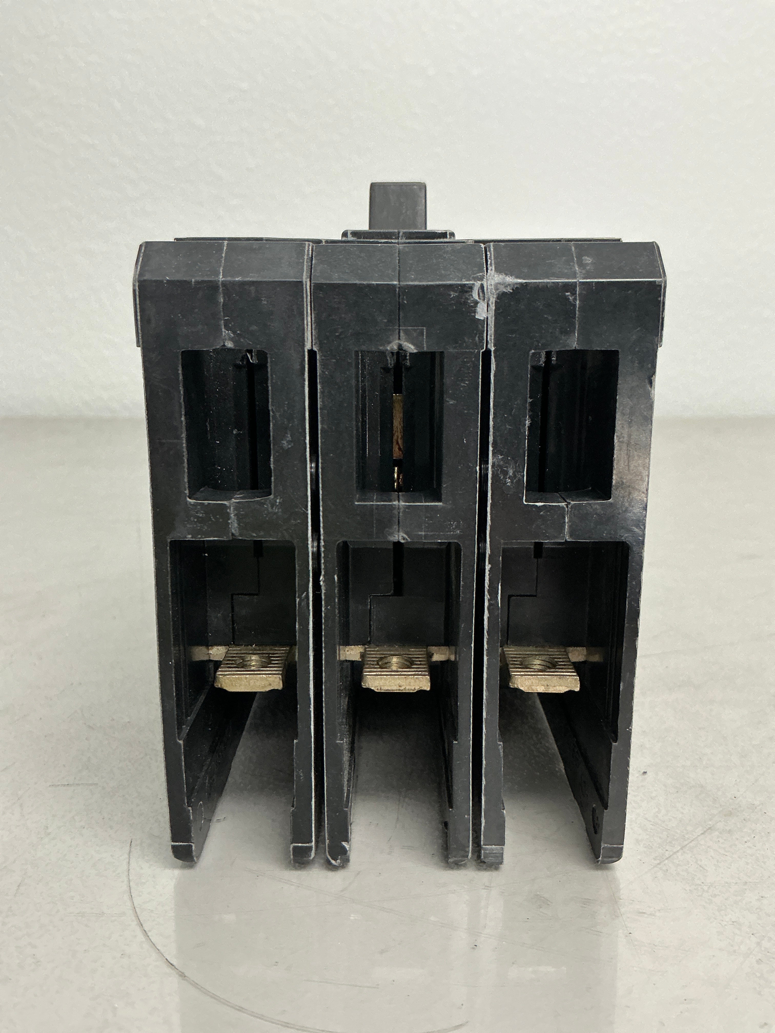 Used Siemens HHED63B020 3 Pole, 20 Amps, 600 Volts
