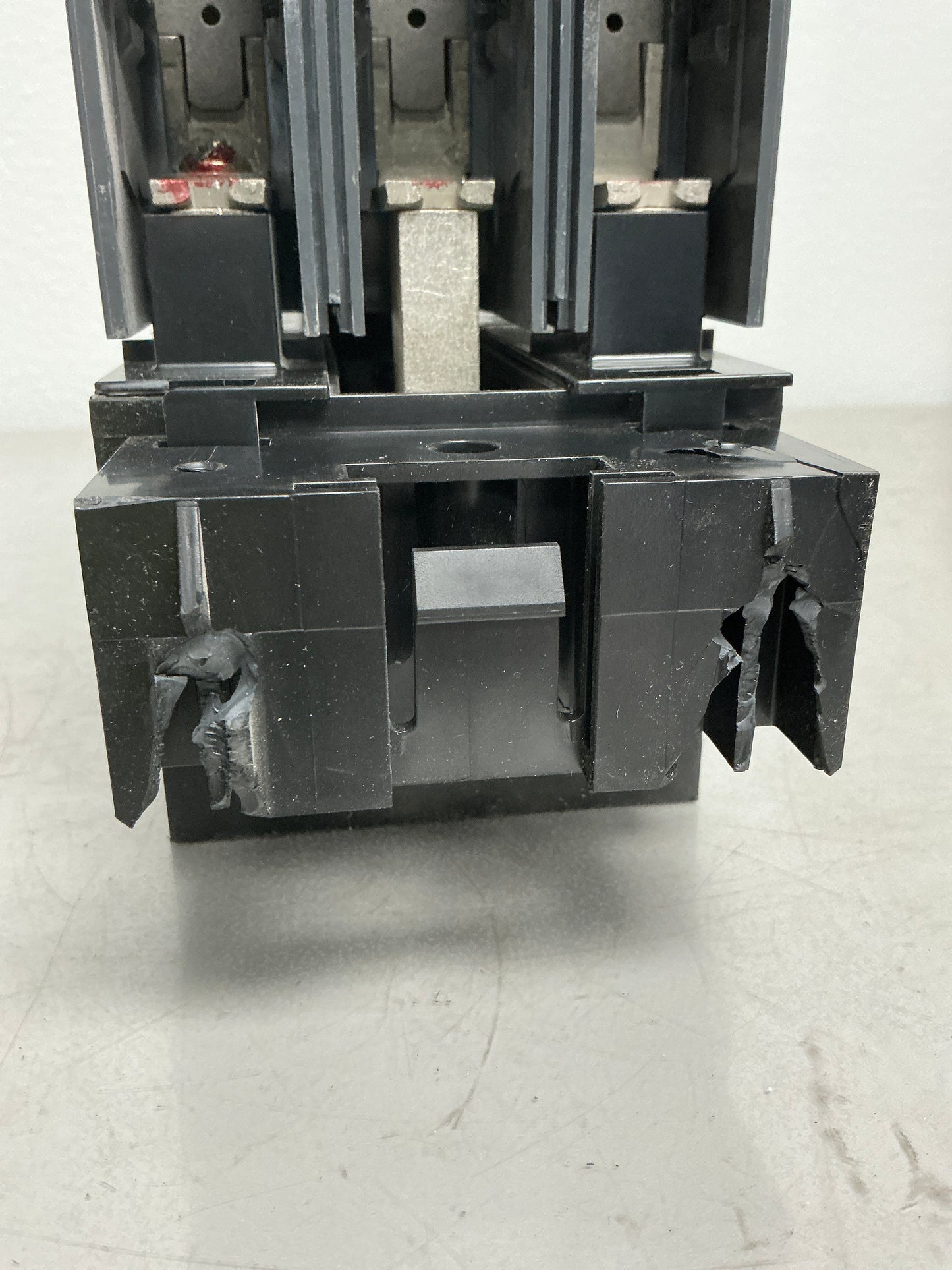 *CHIPPED* Used SFLA36AT0250 3 Pole, 100 Amps