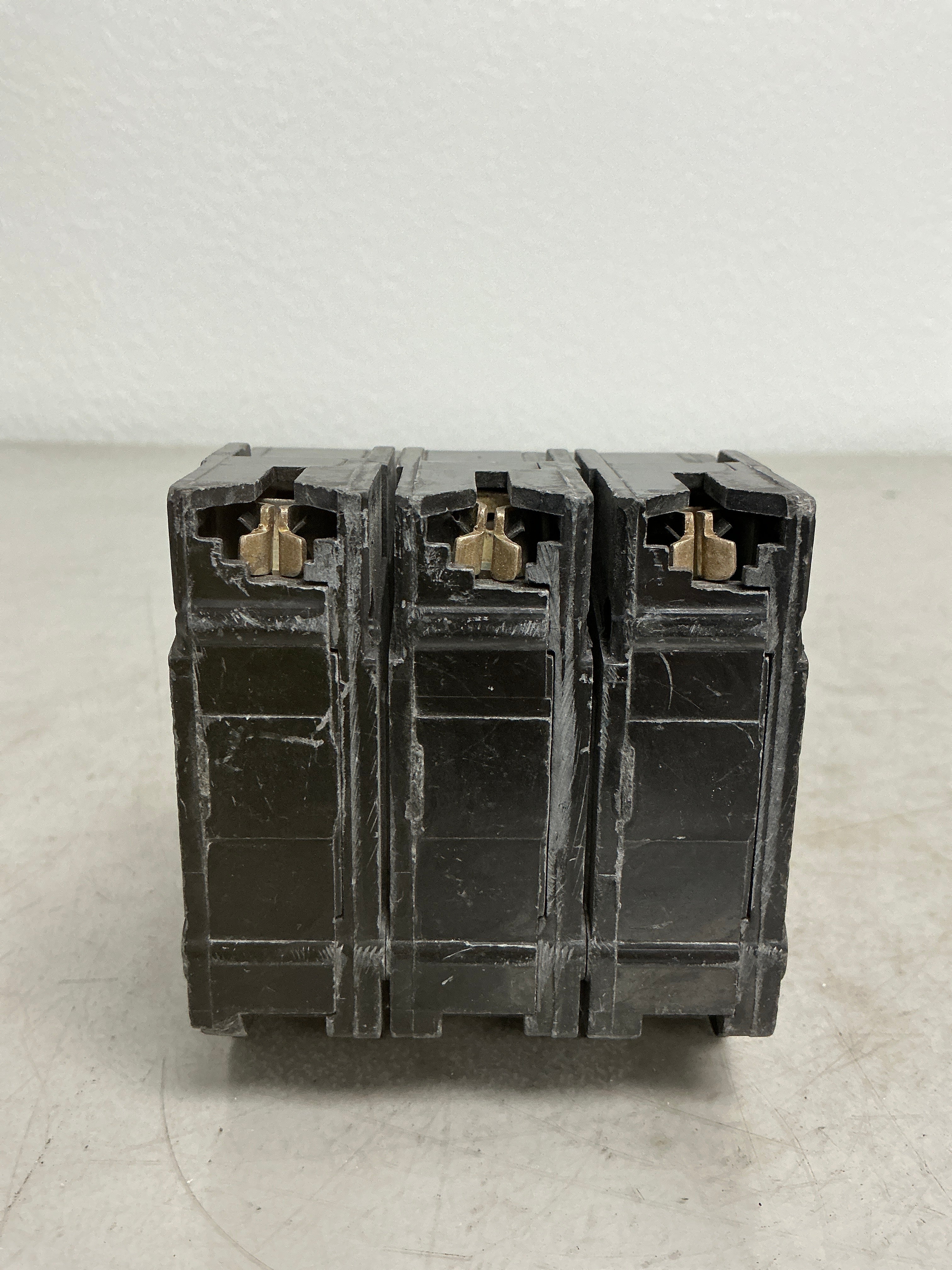 Used THQL32040 3 Pole, 40 Amps, 240 Volts