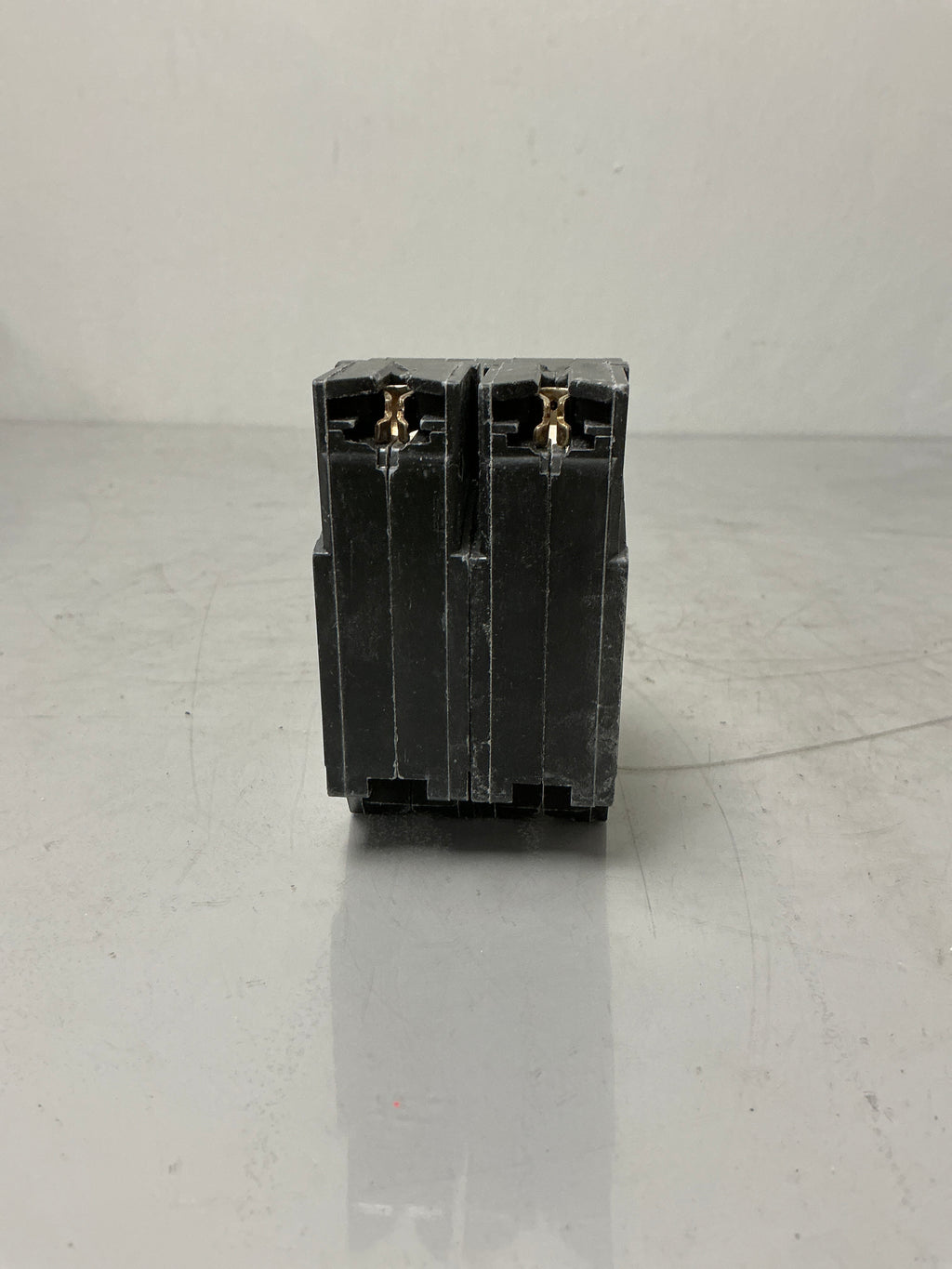New GE THQL2130 2 Pole, 30 Amps, 240 Volts Circuit Breaker