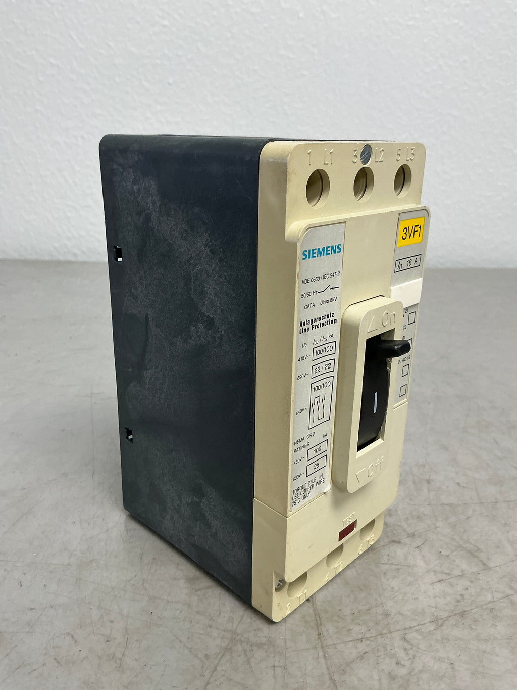 Used Siemens 3VF1 231-1FC41-0AA0 3 Pole, 16 Amps, Circuit Breaker