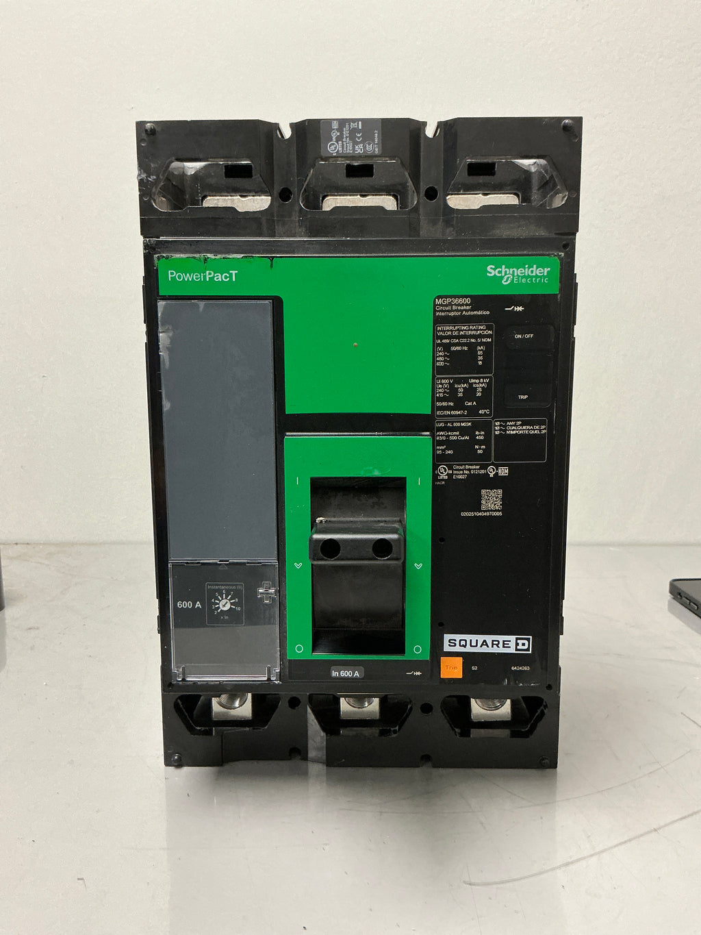 New Square D MGP36600 3Pole, 600 Amps, 600 Volts Circuit Breaker