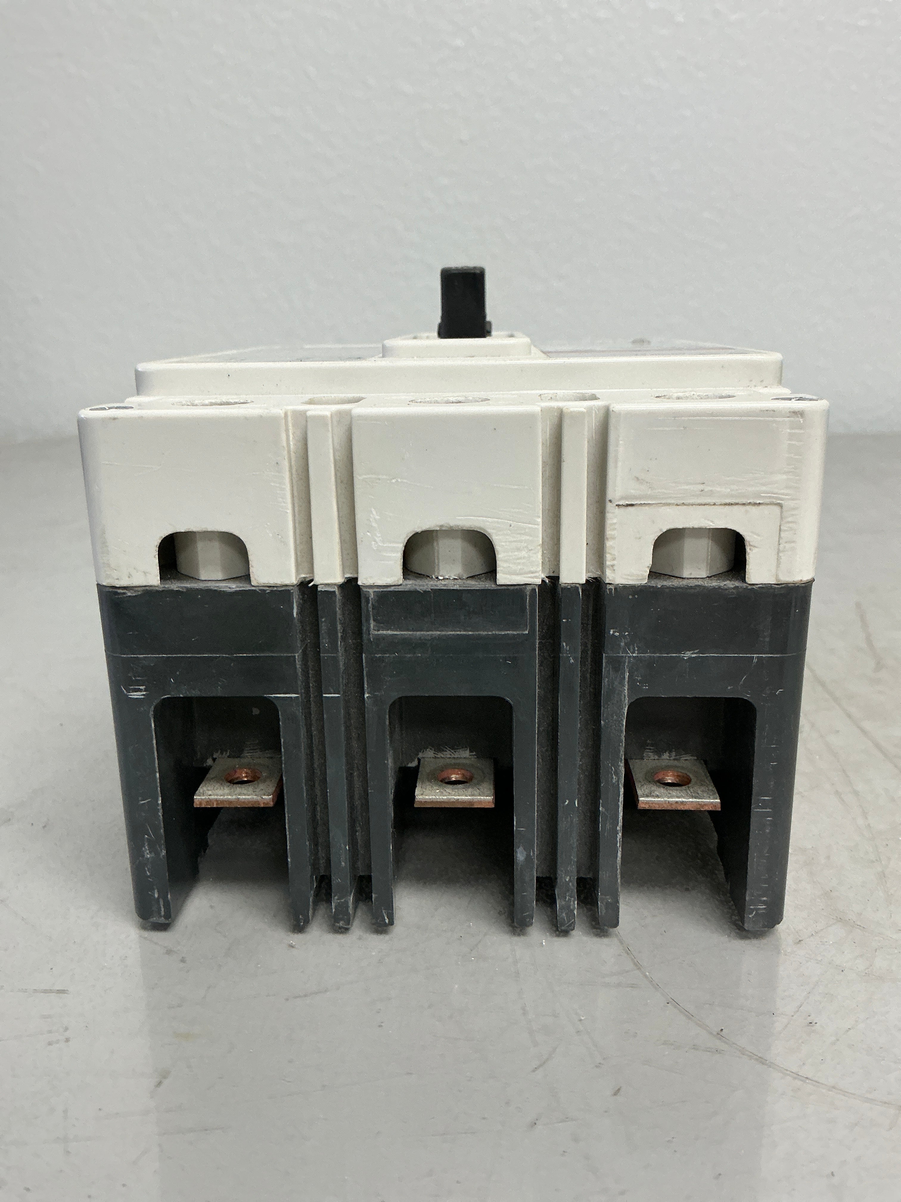 New Eaton HFD3020BP10 3 Poles, 20 Amps, 600 Volts