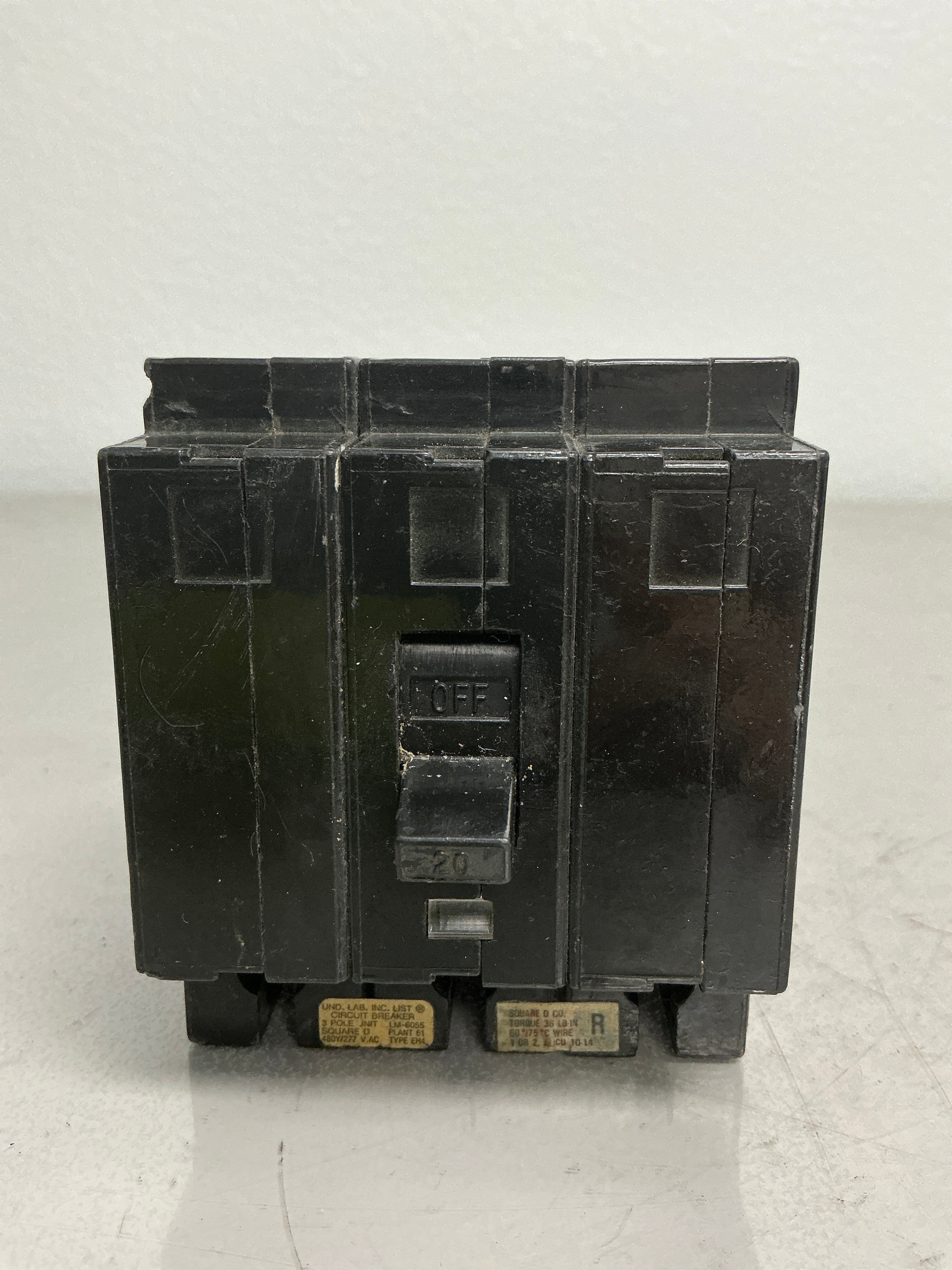 *CHIPPED* Used Square D EH34020 3 Pole, 20 Amps, 480 Volts
