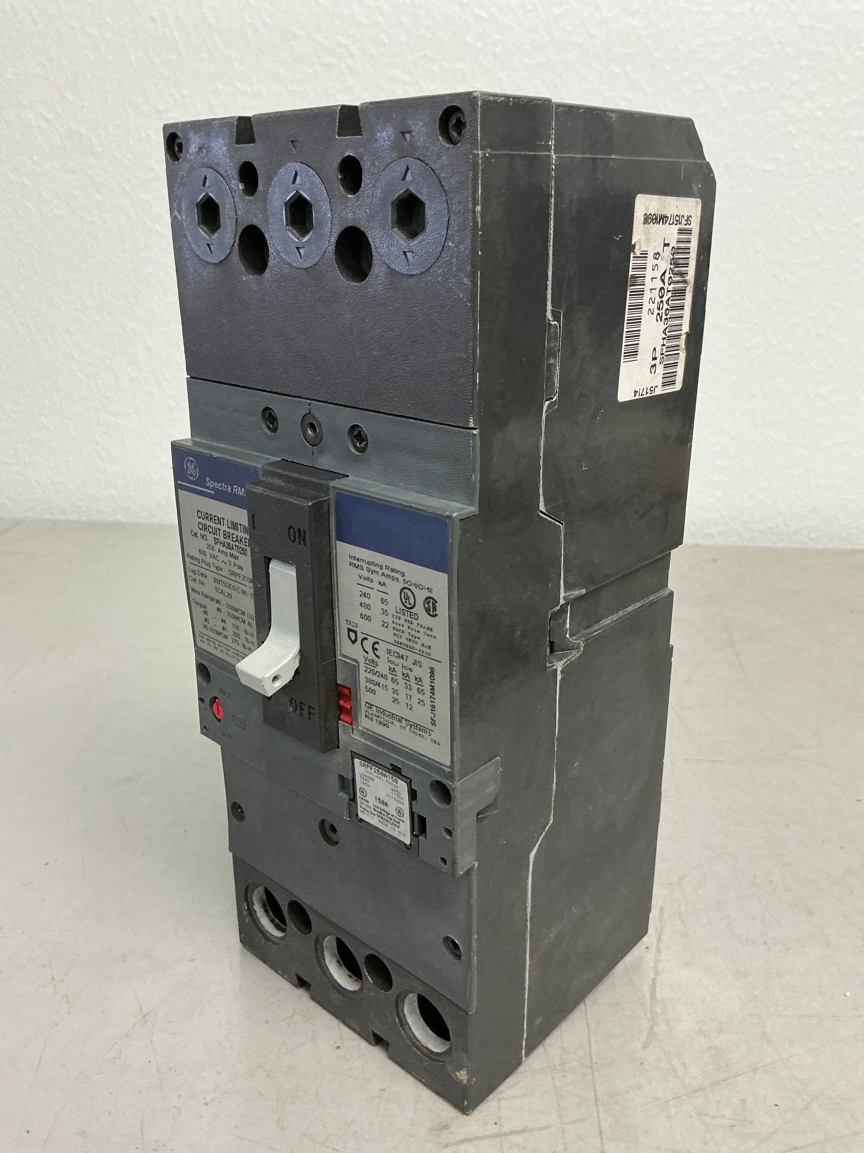 *CHIPPED* Used SFHA36AT0250 3 Pole, 250 Amps, 600 Volts