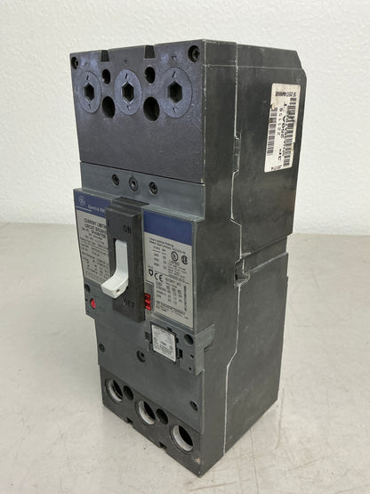 *CHIPPED* Used SFHA36AT0250 3 Pole, 250 Amps, 600 Volts