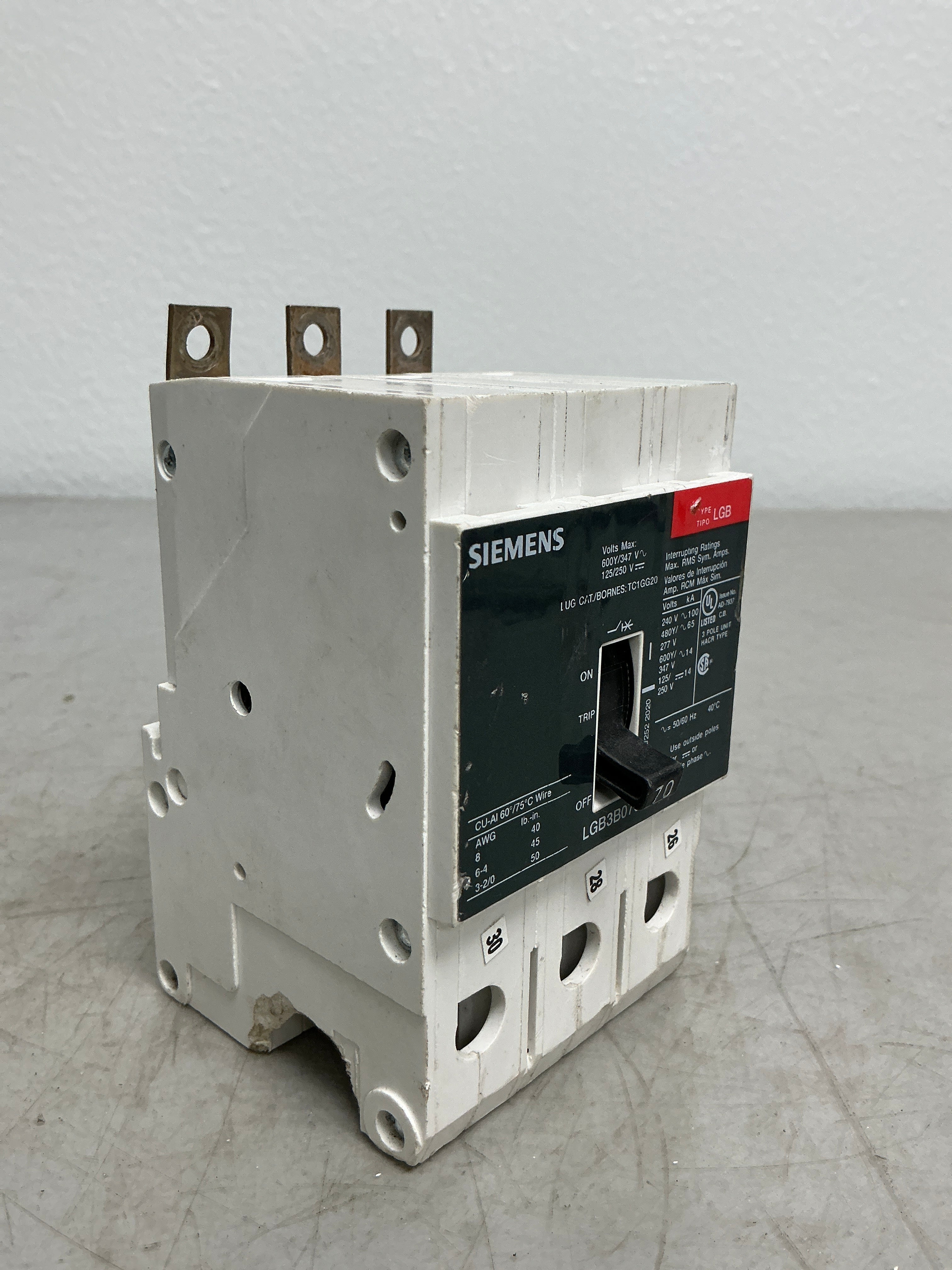*CHIPPED* Used Siemens LGB3B070 3 Pole, 70 Amps, 480 Volts