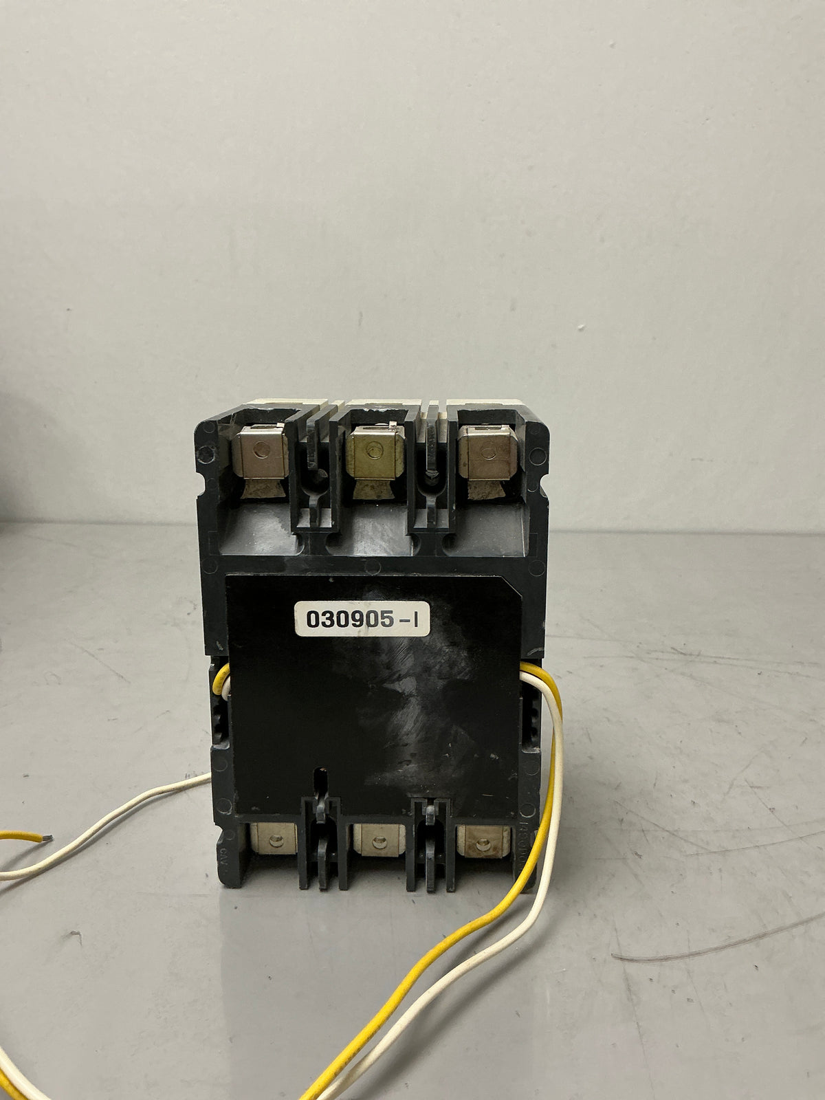 Used Cutler-Hammer ED3200 Whit Shunt trip 3 Pole, 200 Amps, 240 Volts Circuit Breaker