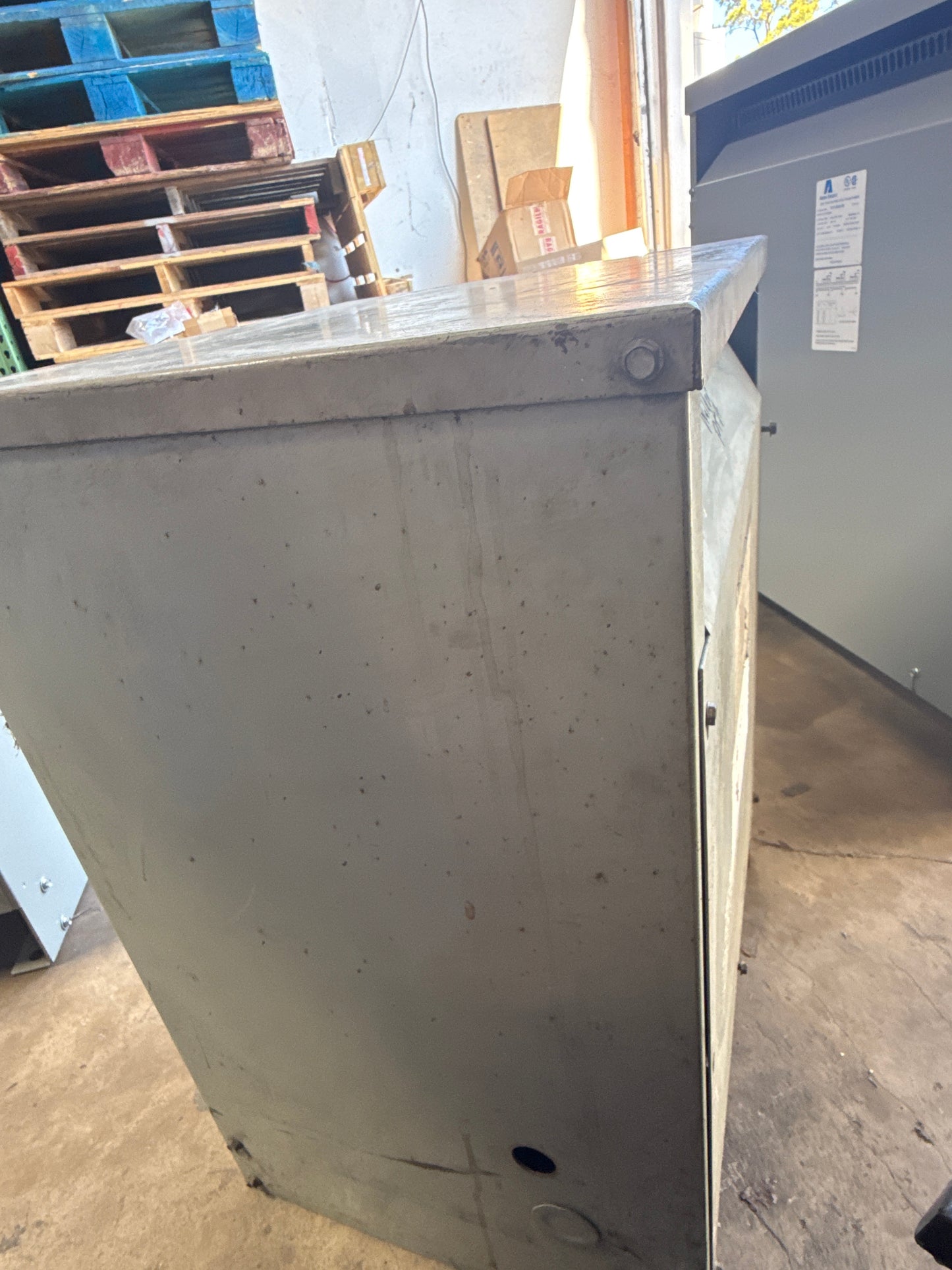 15 KVA Transformer, Primary 480, Seconday 208/120 Volts (item#t1)