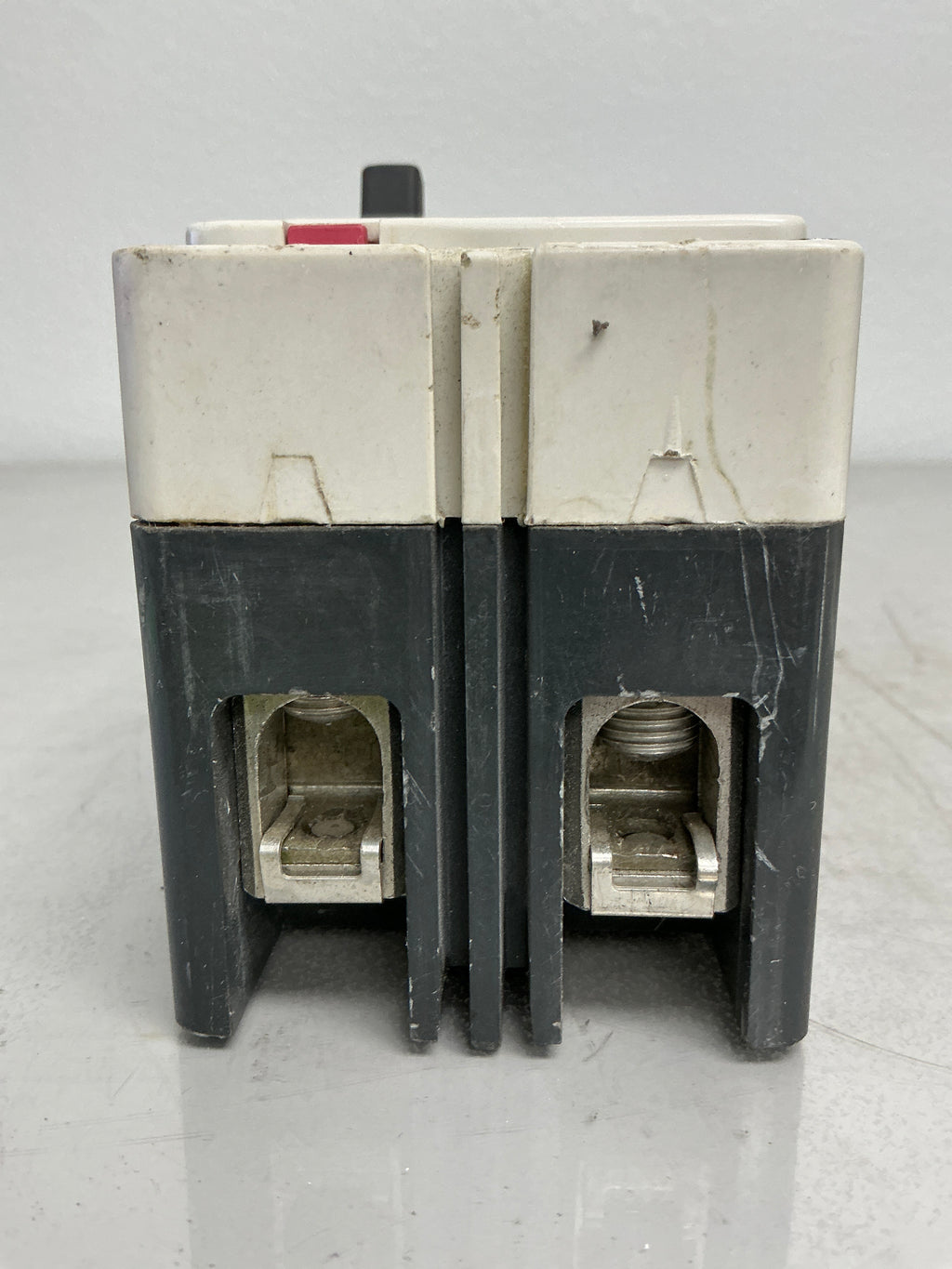 Used Eaton ED2225L 2 Poles, 225 Amps, 240 Volts
