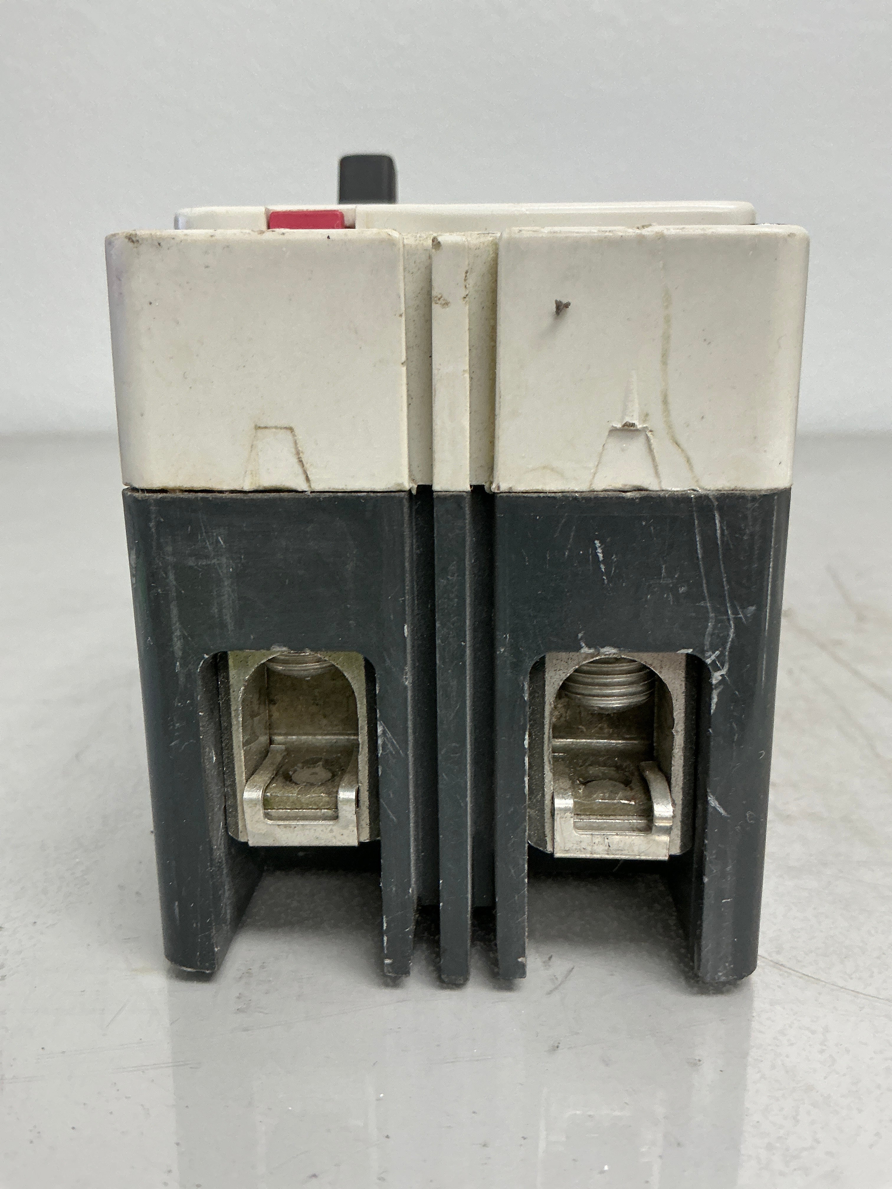 Used Eaton ED2225L 2 Poles, 225 Amps, 240 Volts