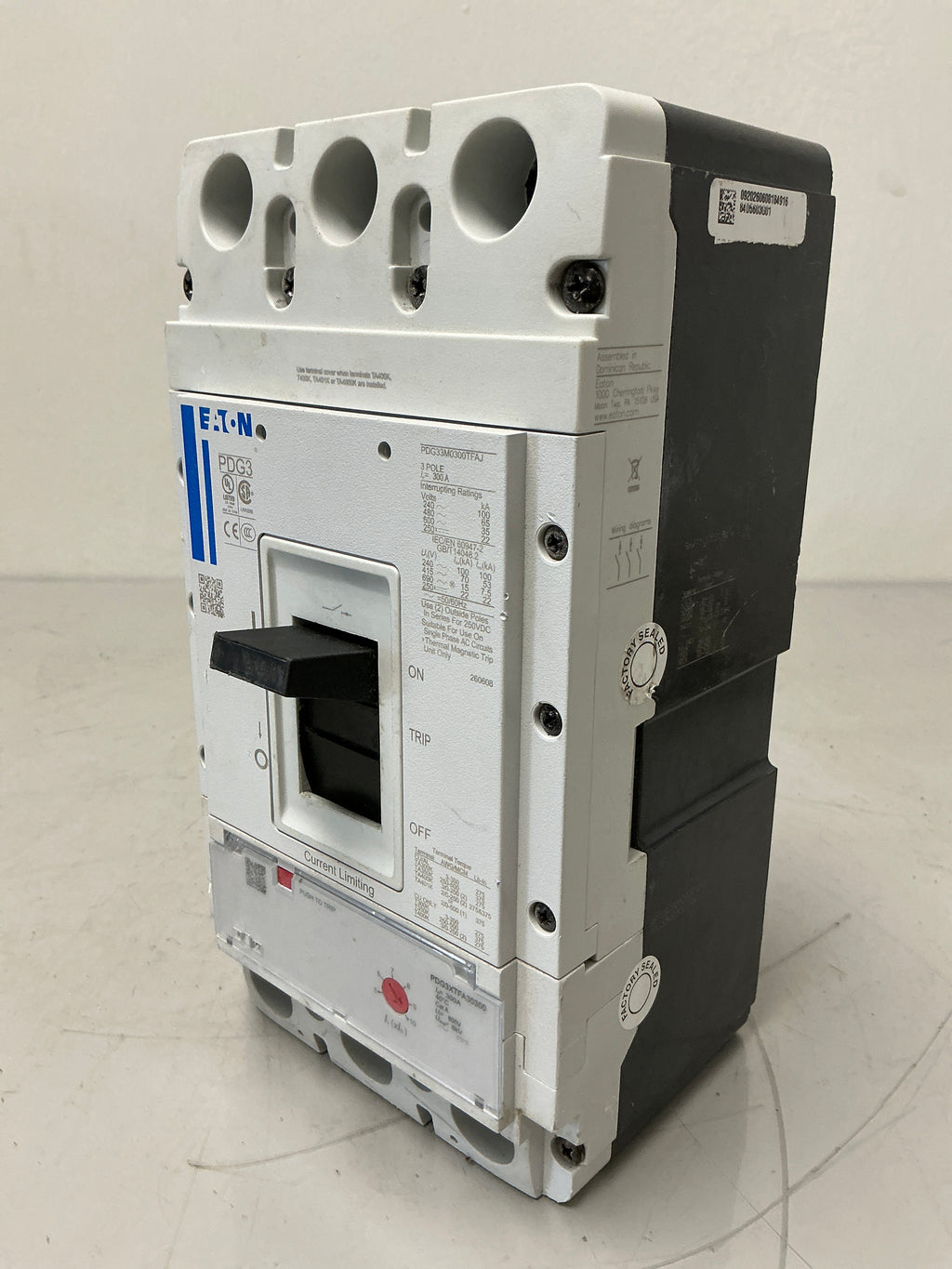 New Eaton PDG33M0300TFAJ 3 Pole, 300 Amps, 600 Volts Circuit Breaker