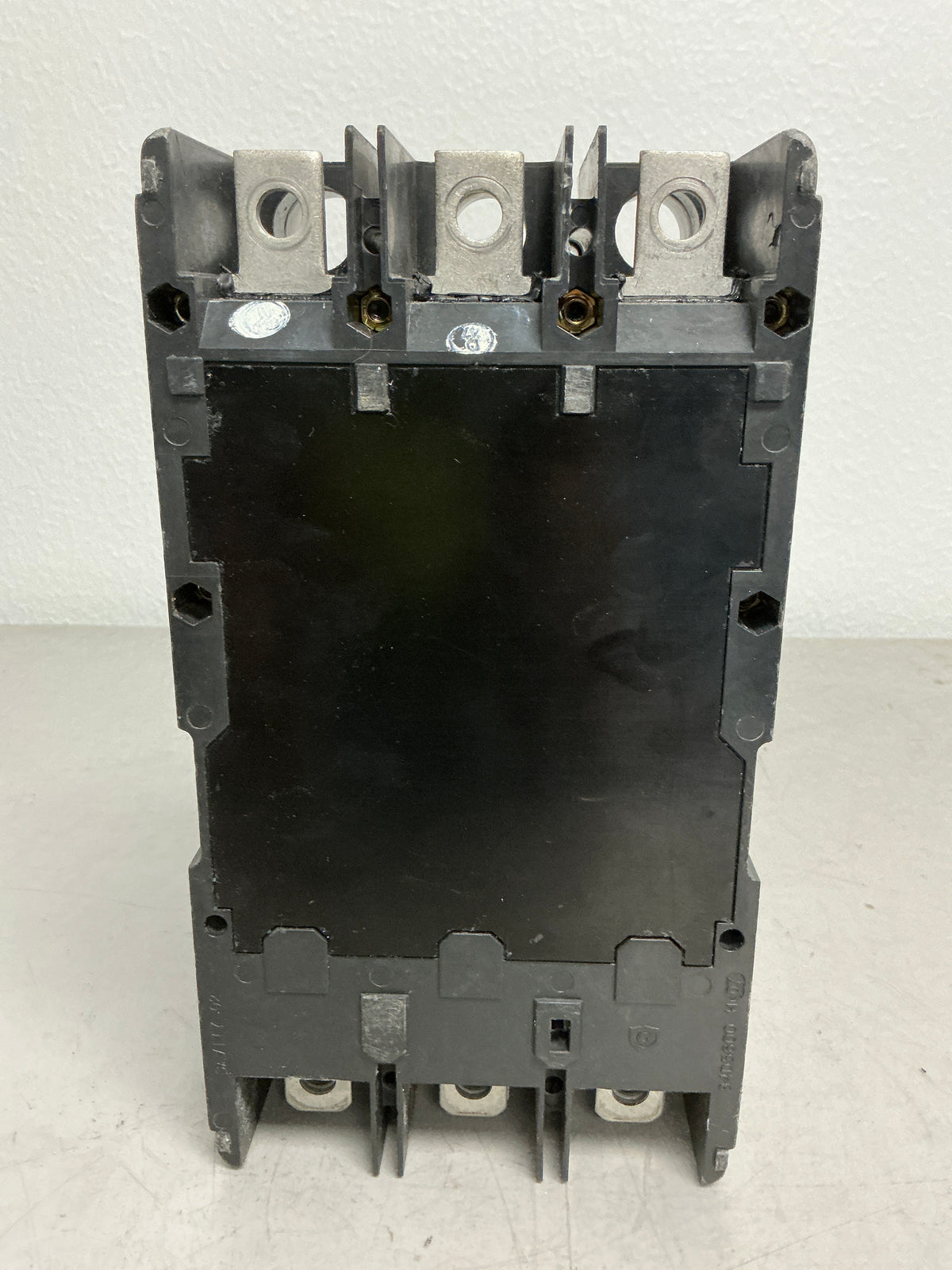 New Eaton PDG33G0400FNNN, 3 Pole, 400 Amps, 600 Volts, Circuit Breaker