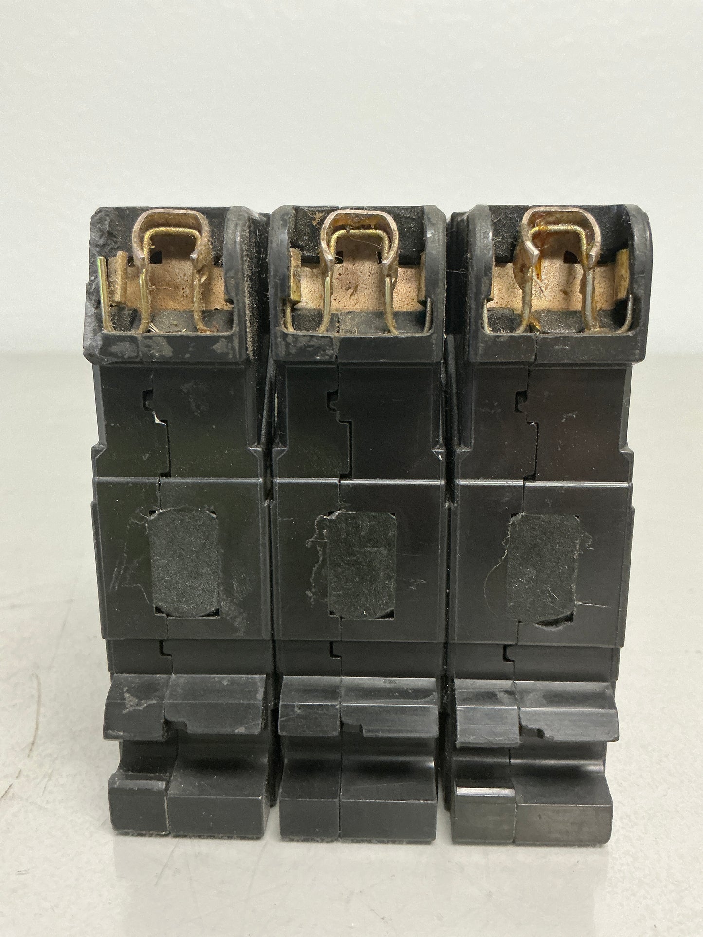 *CHIPPED* Used EH34040 3 Pole, 40 Amps, 480 Volts