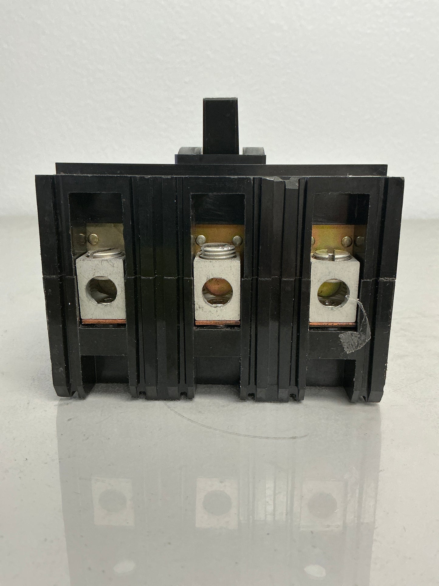 *CHIPPED*Used Square D FAL34100 3 Pole, 100 Amps, 480 Volts