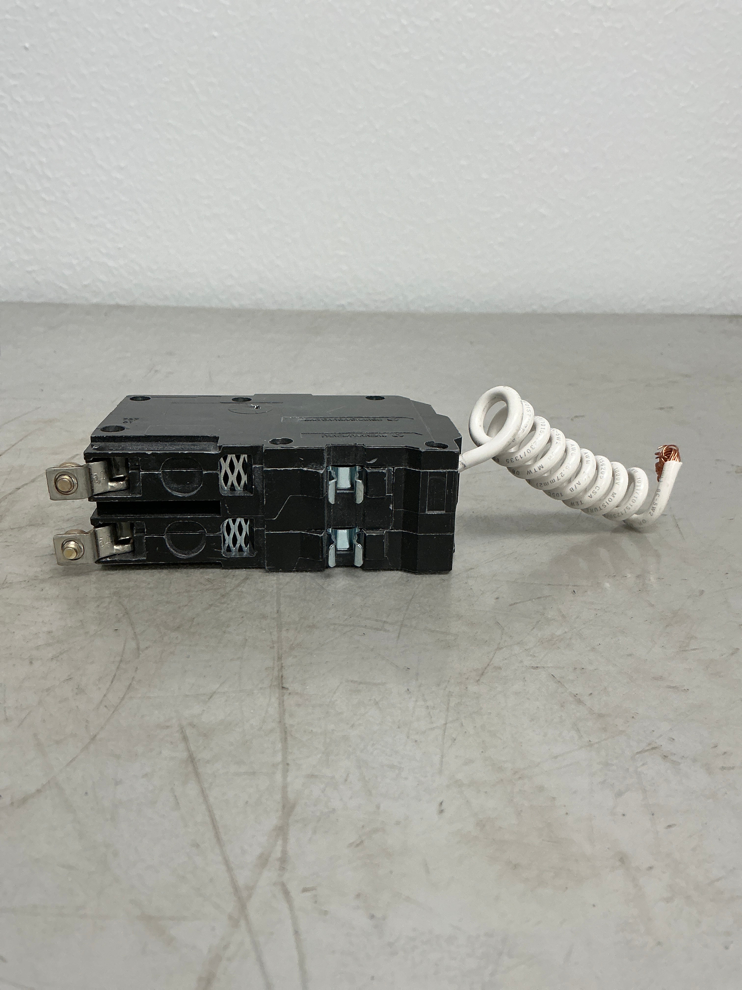 *CHIPPED* Used Square D QOB230GFCI 2 Pole, 30 Amps, 120/240 Volts Circuit Breaker