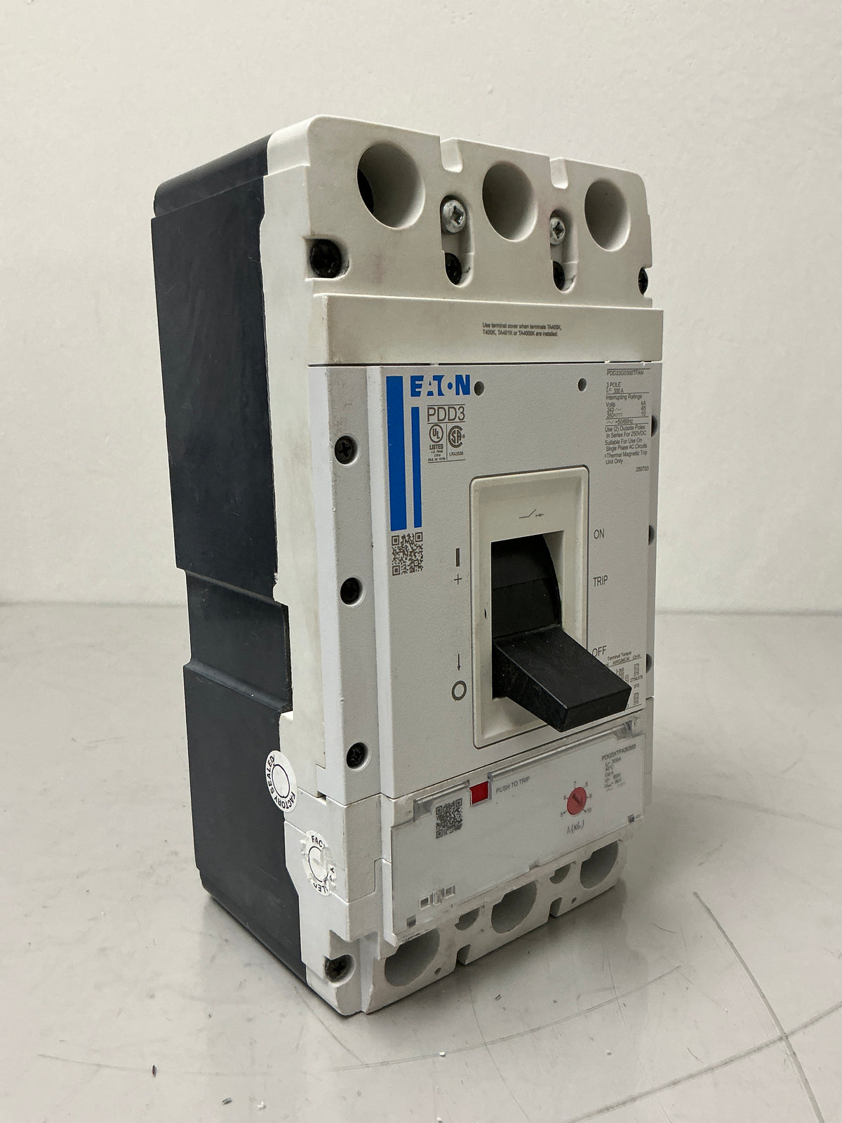 New Eaton PDD33G0300TFAN, 3 Poles, 300Amps, 240 Volts Circuit Breaker