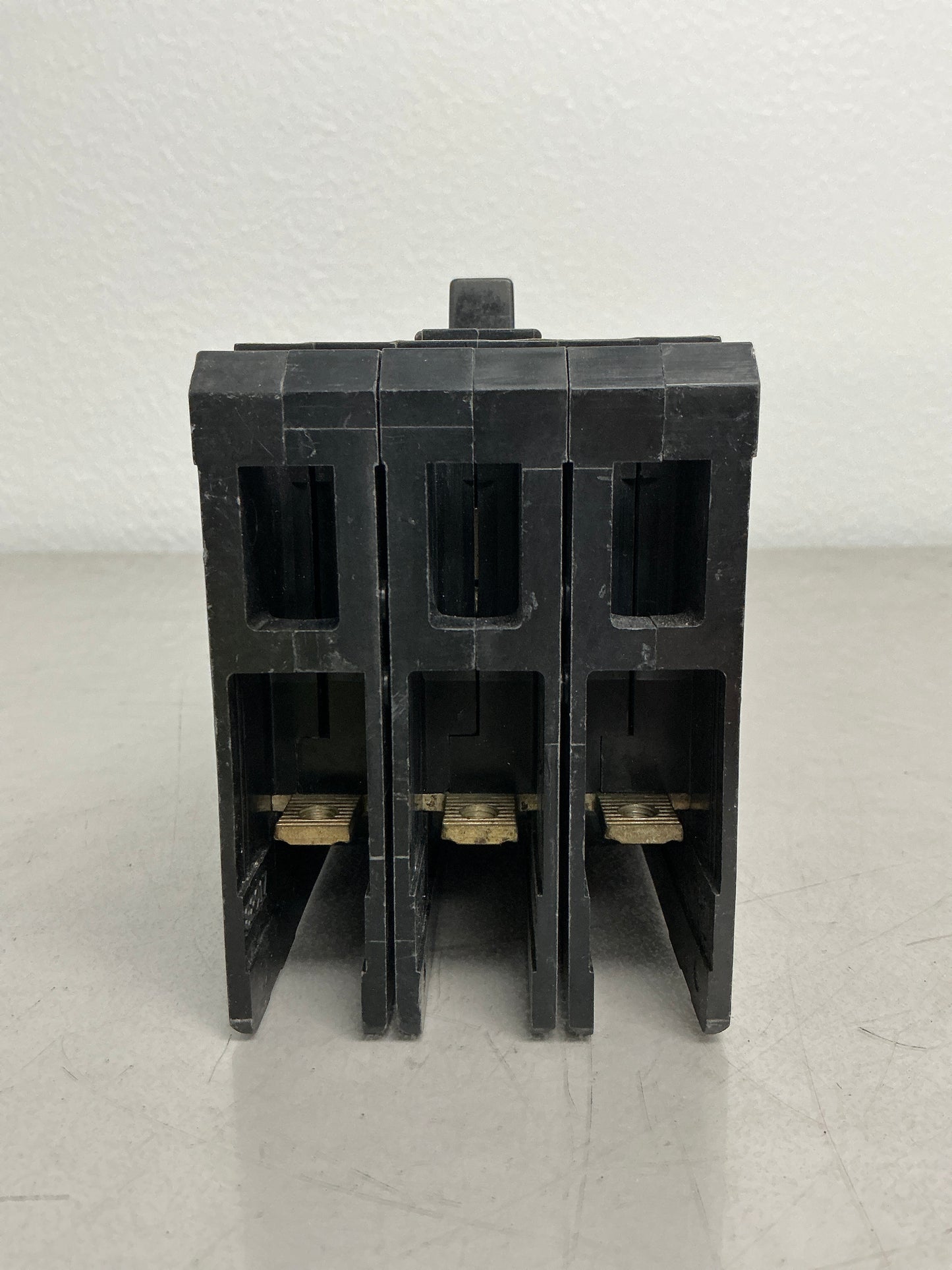 Used Siemens HED43B020 3 Pole, 20 Amps, 480 Volts