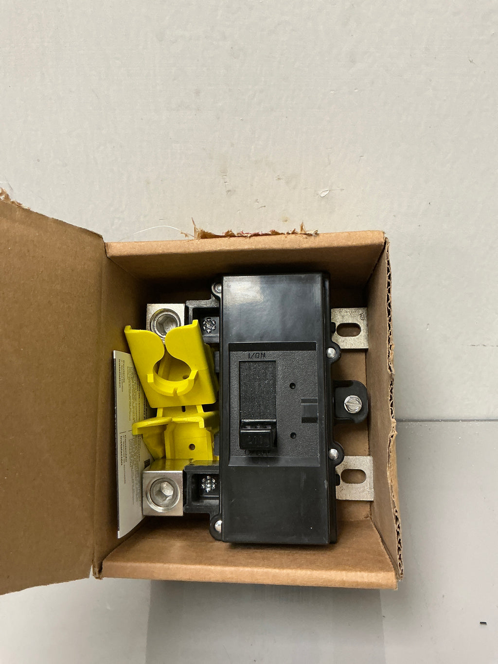 New Square D QOM2200VH 2 Pole, 200 Amps, 240 Volts Circuit Breaker
