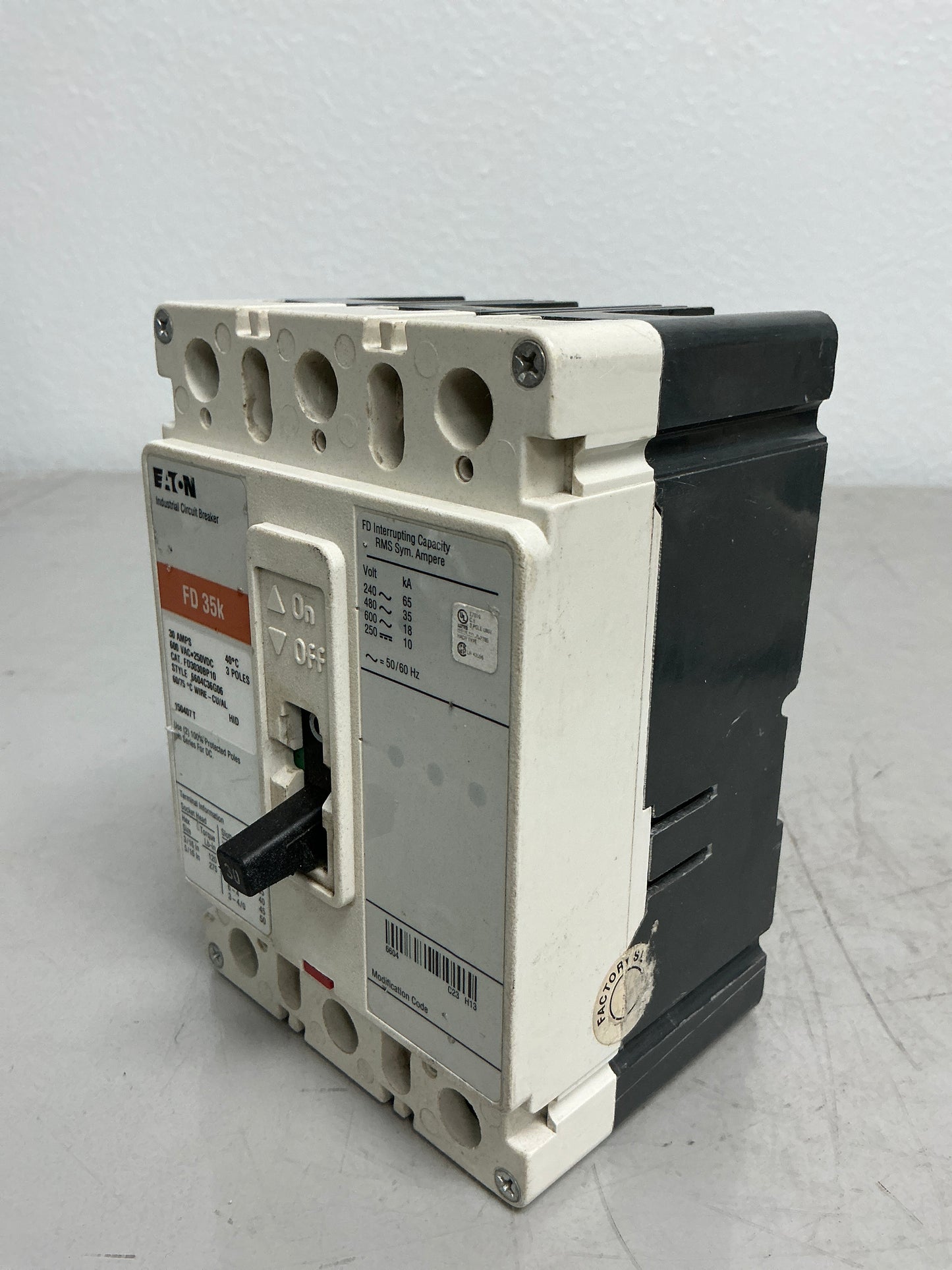 *CHIPPED* Used FD3030BP10 3 Poles, 30 Amps, 600 Volts