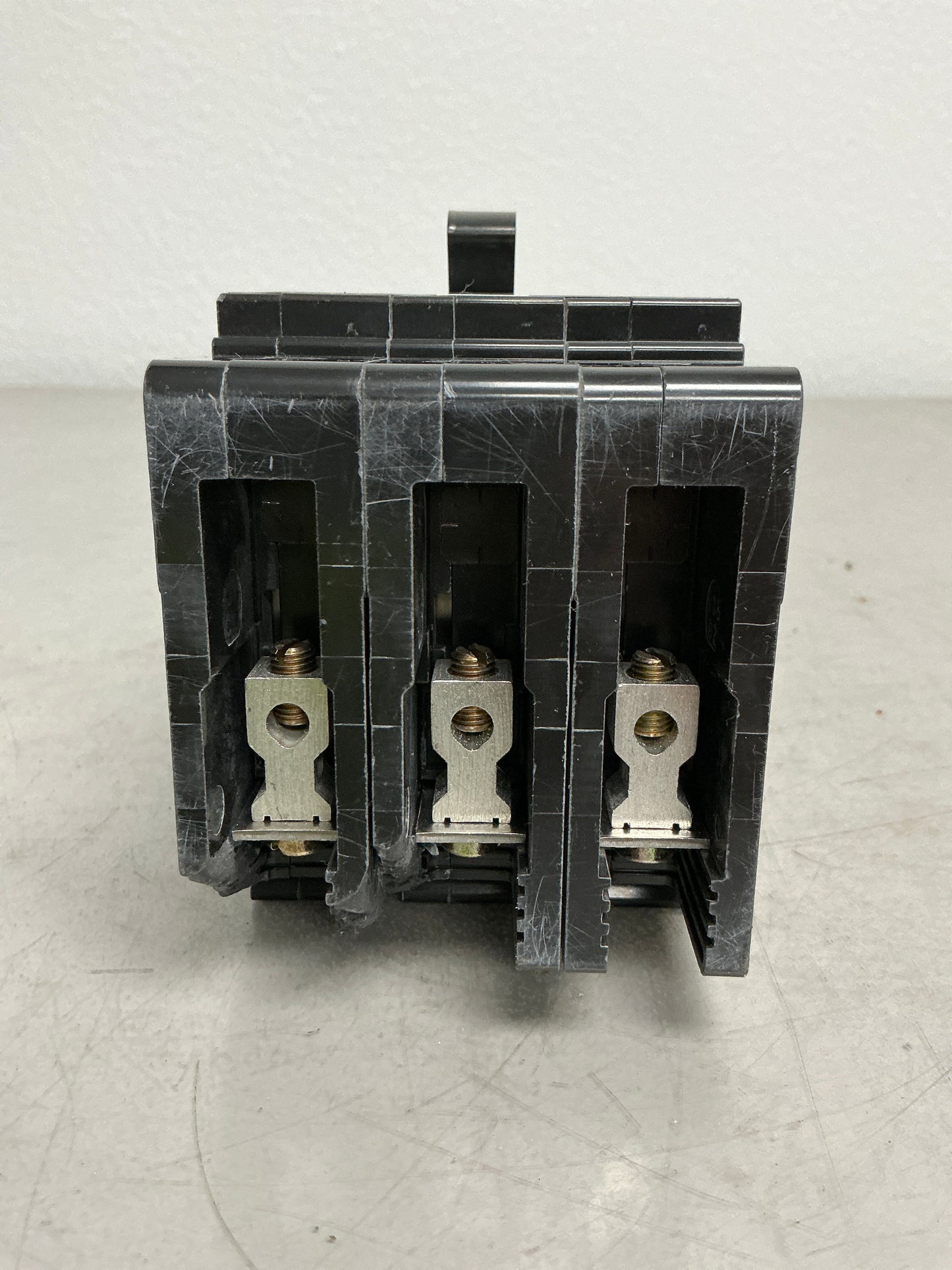 *CHIPPED* New Square D EDB34015 3 Pole, 15 Amps, 480 Volts