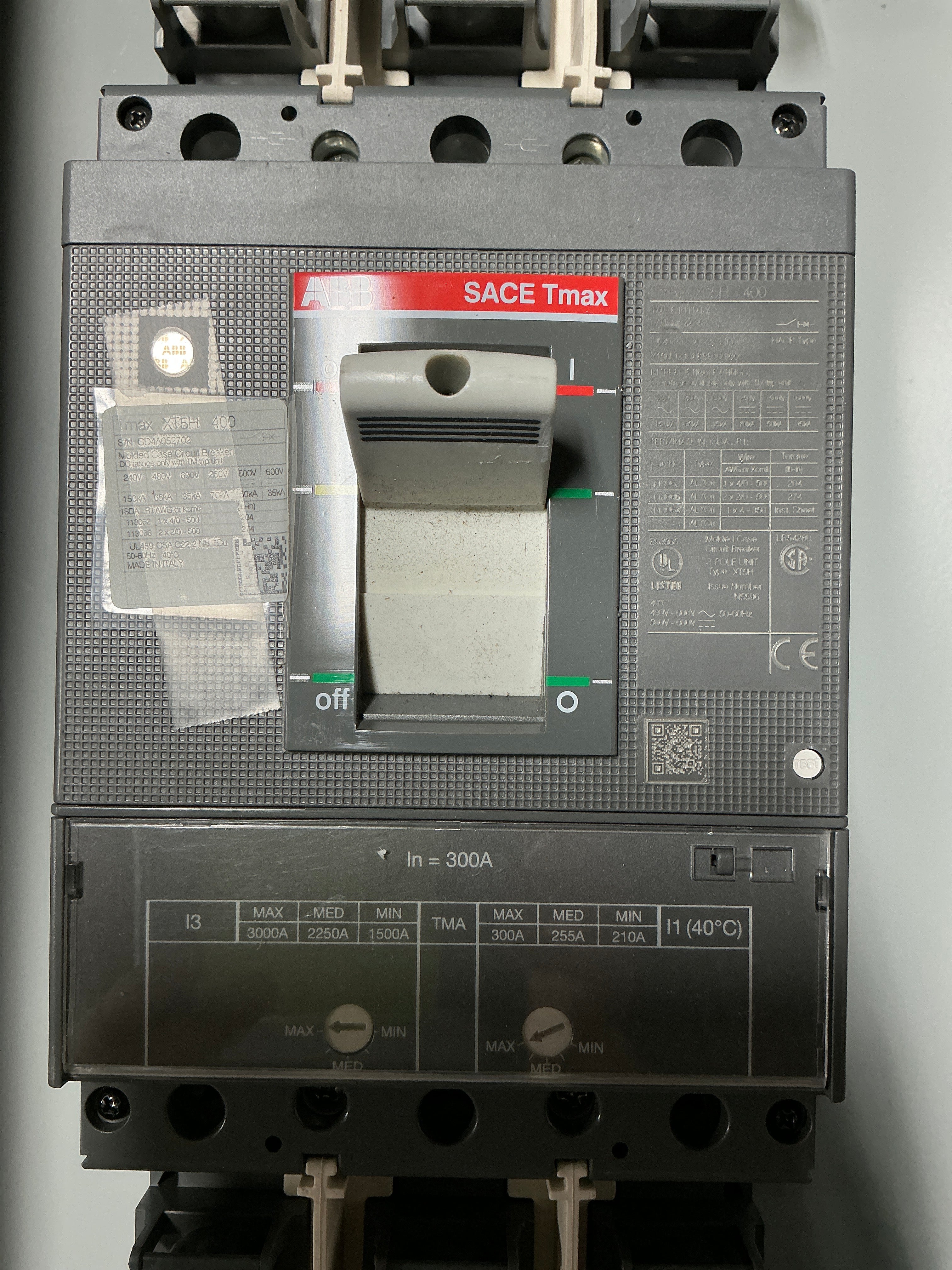 New ABB XT5HU330ABFF000XXX 400 Amps Enclosure XT5ENCL400S