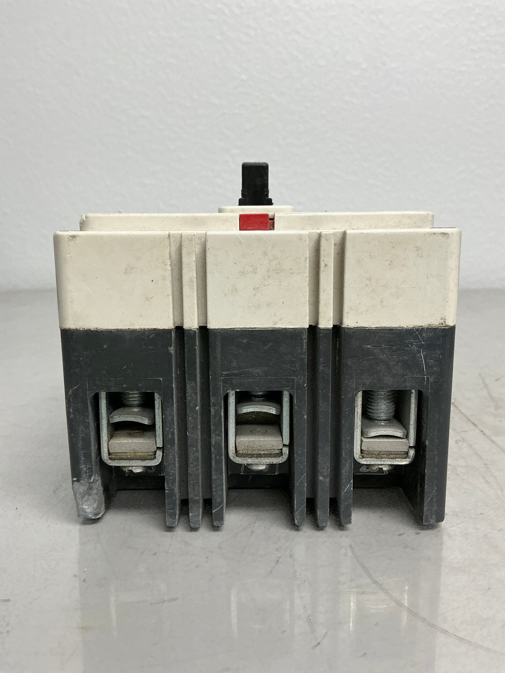 *CHIPPED* Used FD3030BP10 3 Poles, 30 Amps, 600 Volts