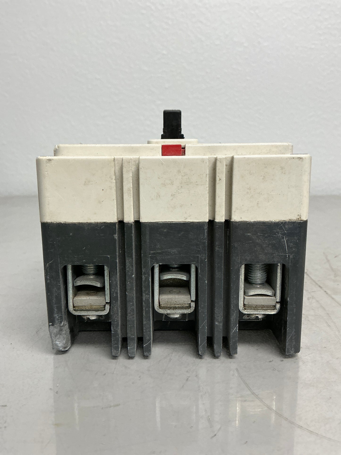 *CHIPPED* Used FD3030BP10 3 Poles, 30 Amps, 600 Volts