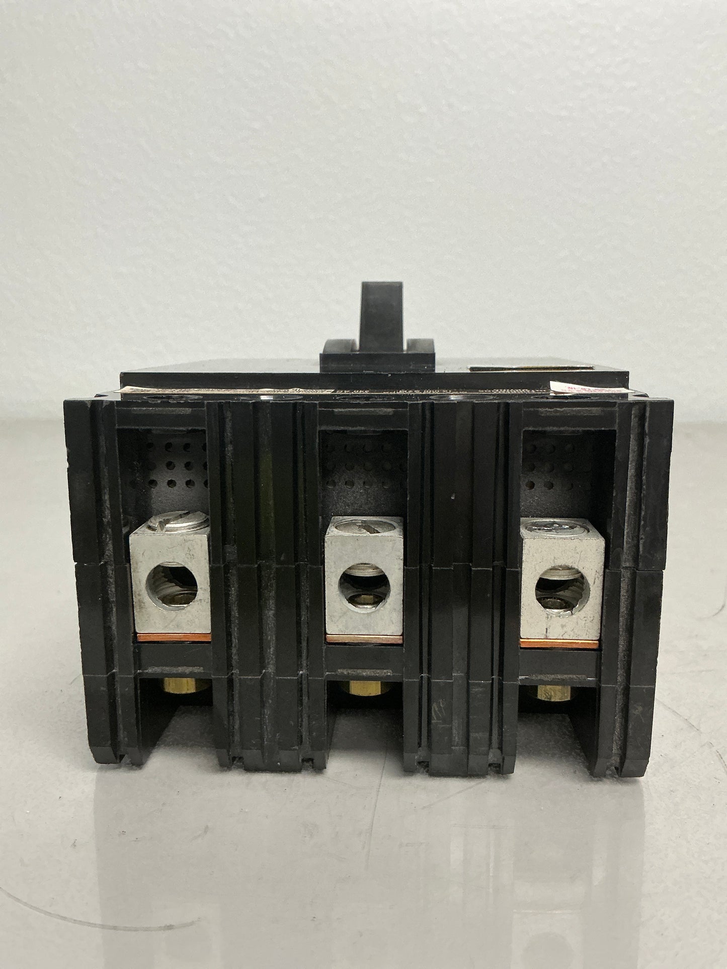 *CHIPPED*Used Square D FAL34100 3 Pole, 100 Amps, 480 Volts