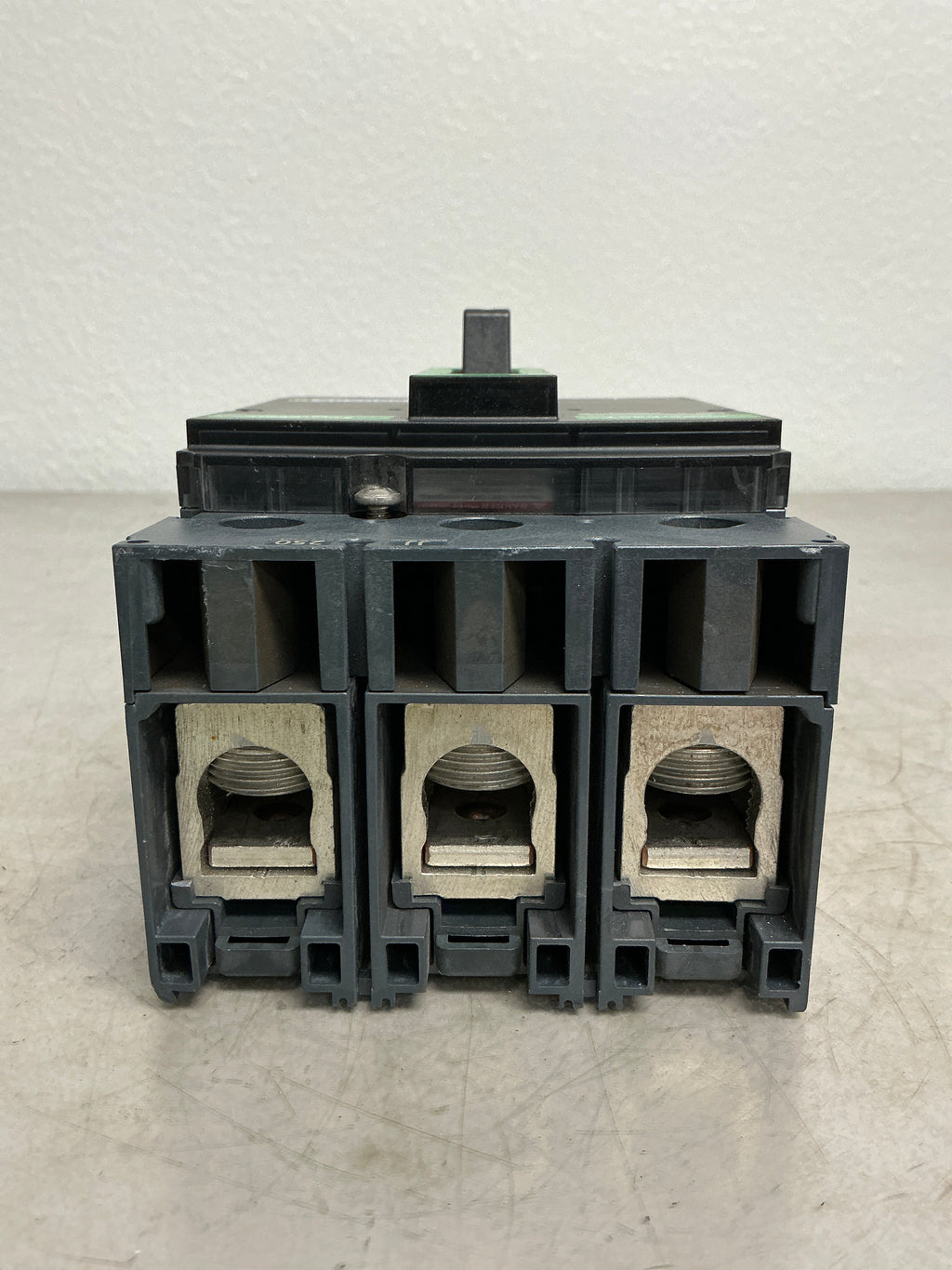 Used Square D JJL36200 3 Pole, 200 Amps, 600 Volts Circuit Breaker